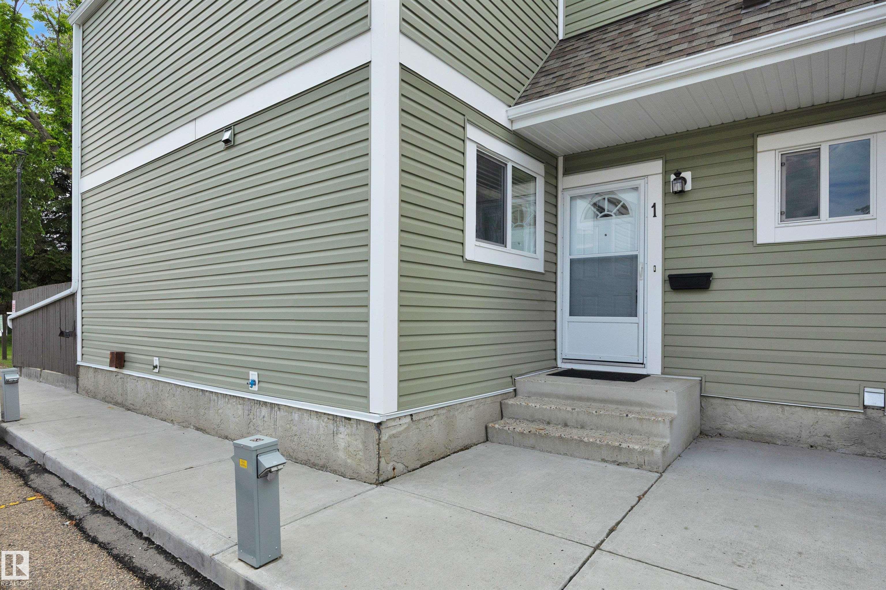 1 - 1820 56 Street NW, Meyokumin, Edmonton
