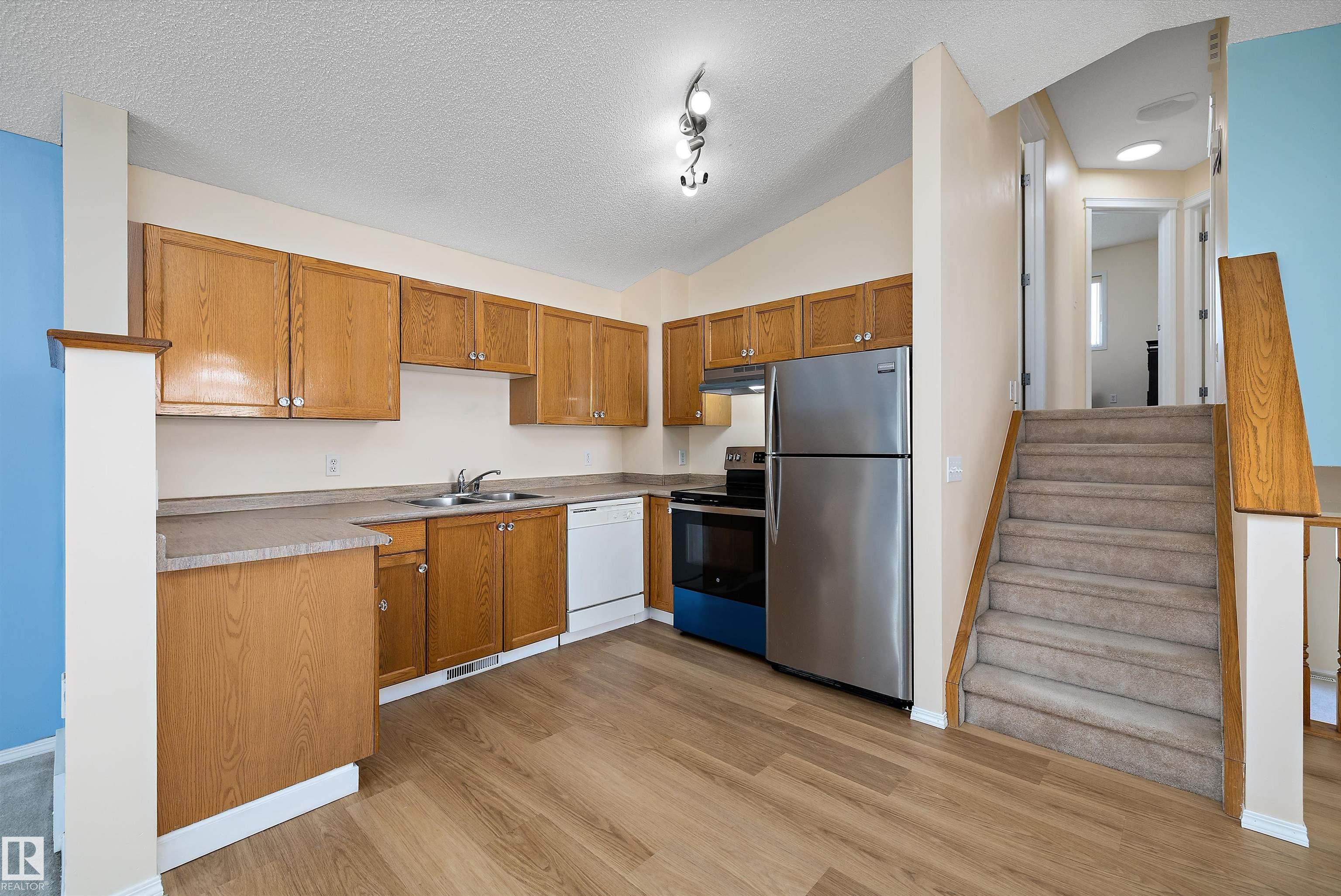 Photo 13 at 15016 134 Street NW, Cumberland, Edmonton
