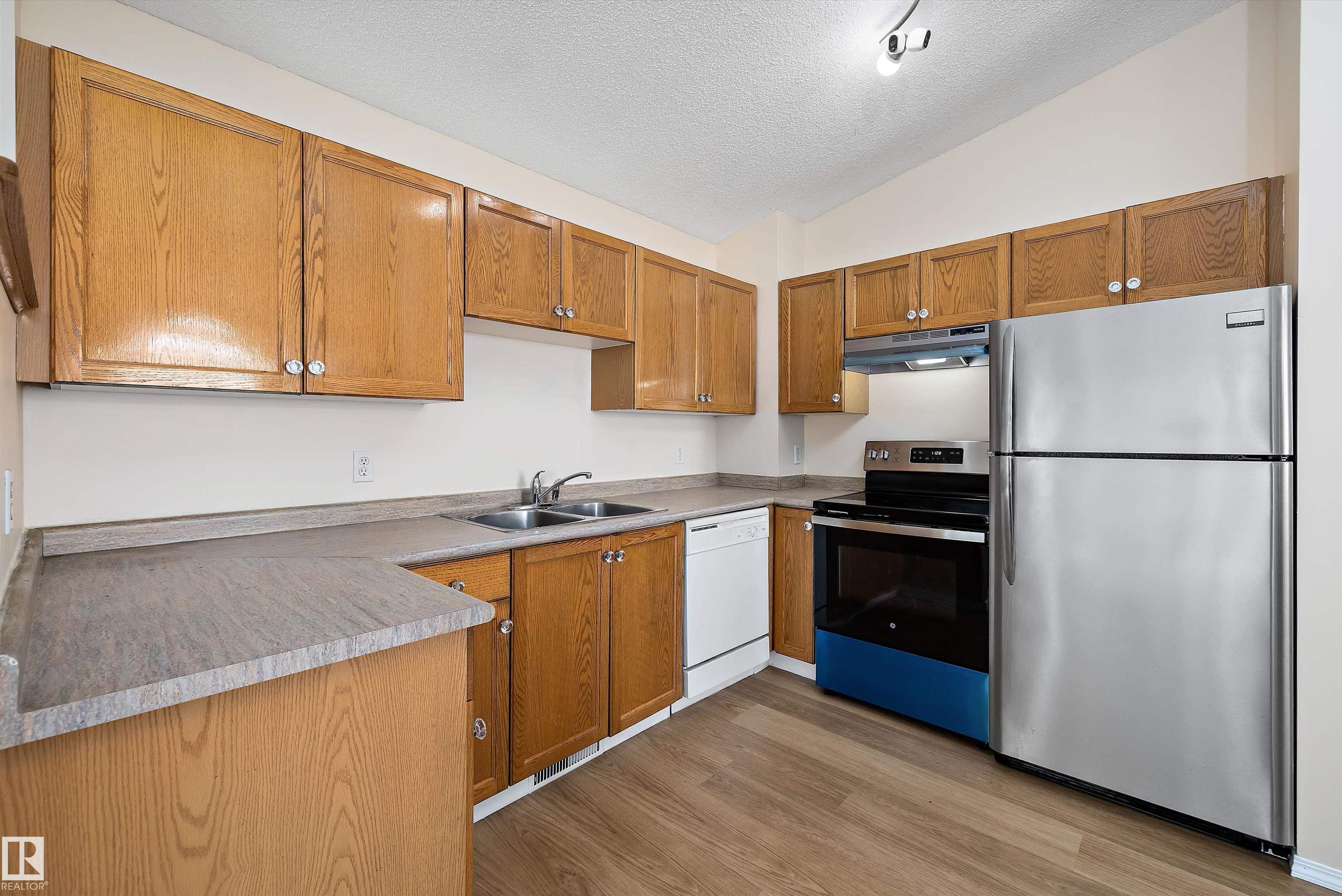 Photo 15 at 15016 134 Street NW, Cumberland, Edmonton