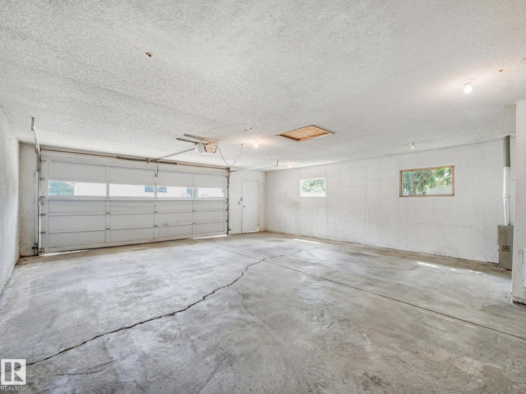 https://zimg.paragon.ice.com/ParagonImages/Property/PM/RAE/225410309/27/0/0/a8a68d11c5891d8eac65a771897efdec/1/5228a13b0ac144d241fa45e11aba7d00/225410309-193baa33-0a2c-4300-b58e-a75903d0aa07.JPG