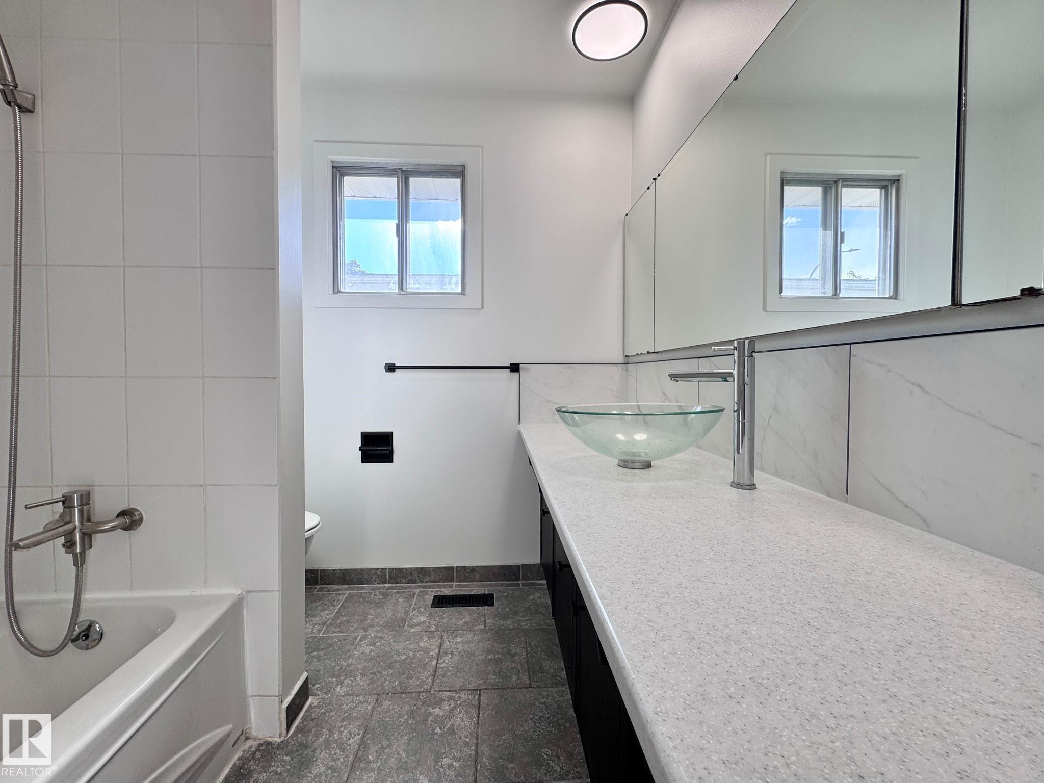 Photo 10 at 11616 158 Avenue NW, Dunluce, Edmonton
