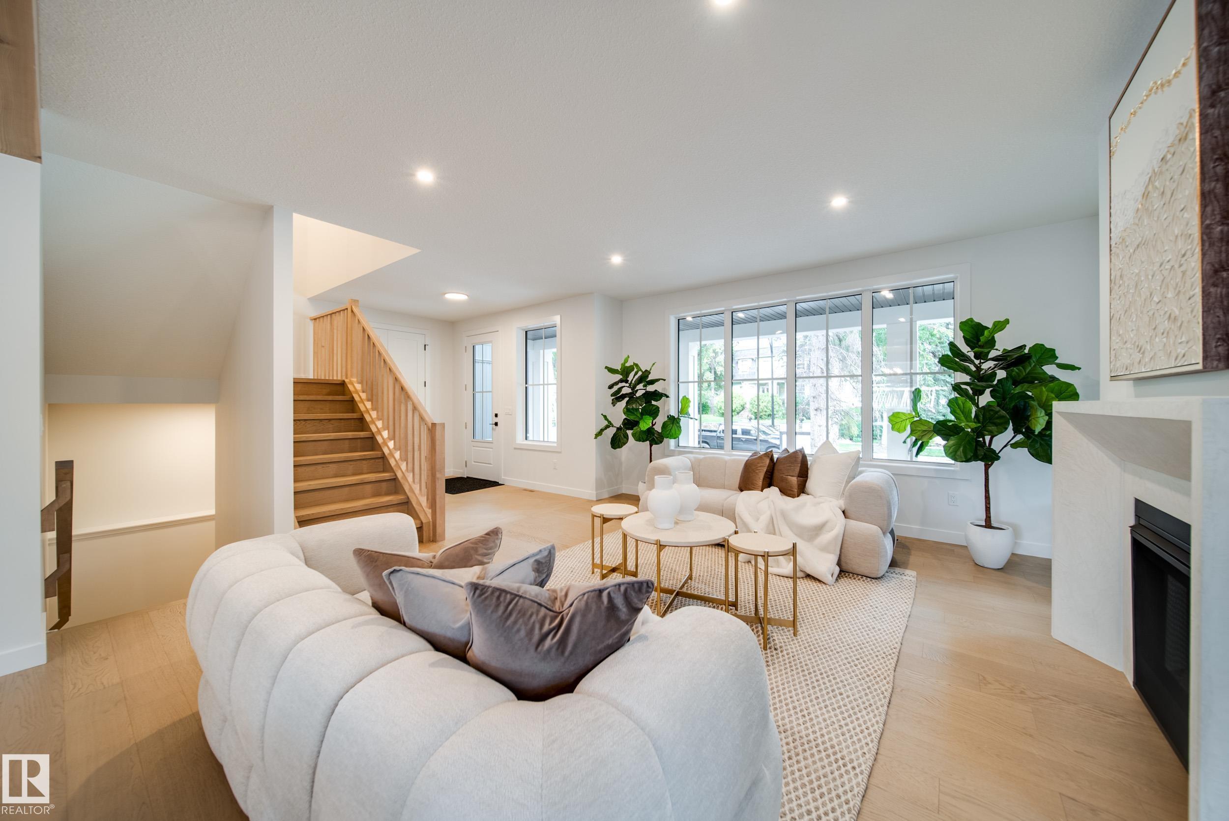 Photo 8 at 6003 111 Avenue NW, Highlands, Edmonton