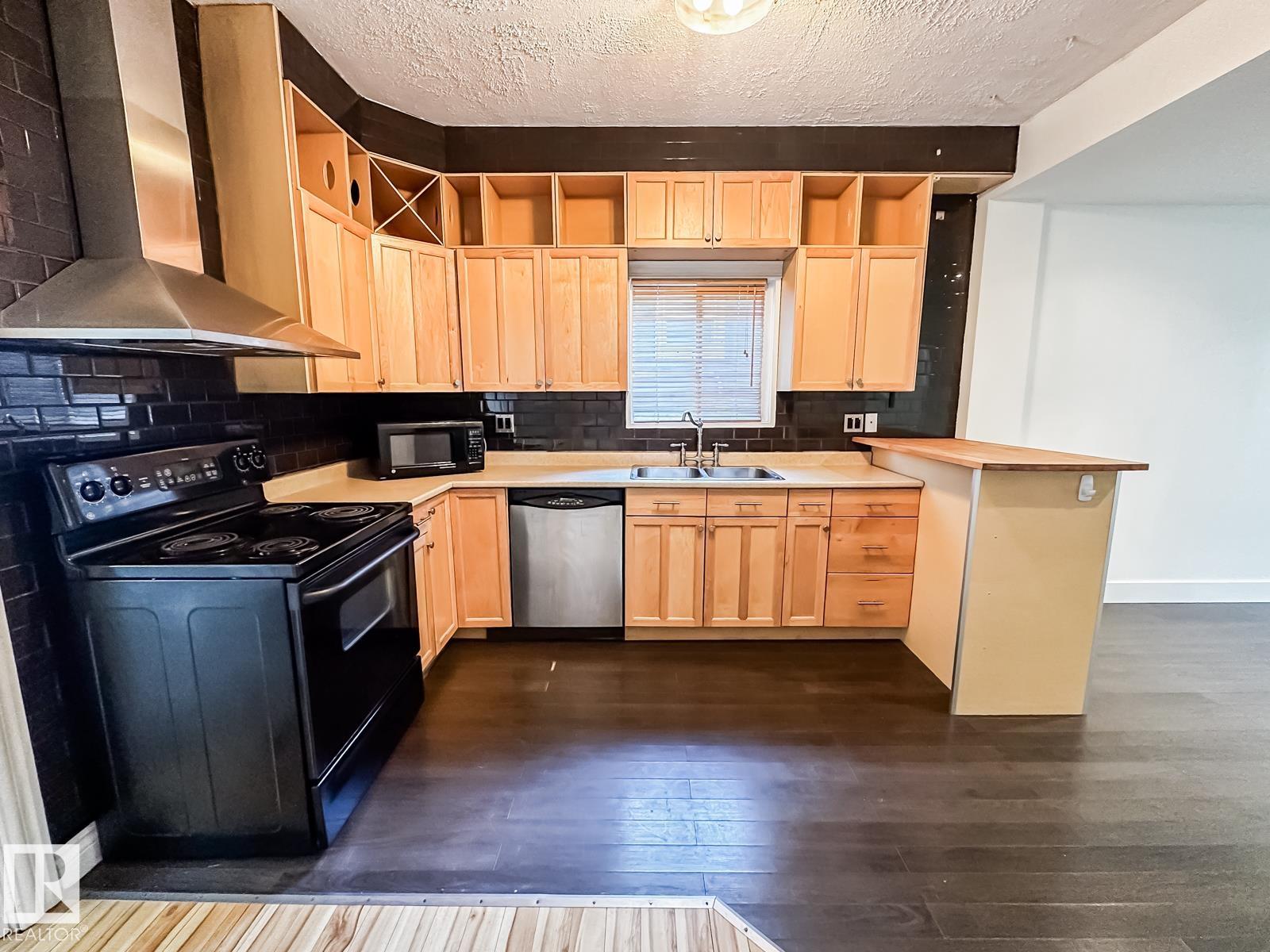Photo 16 at 9612 74 Avenue NW, Ritchie, Edmonton
