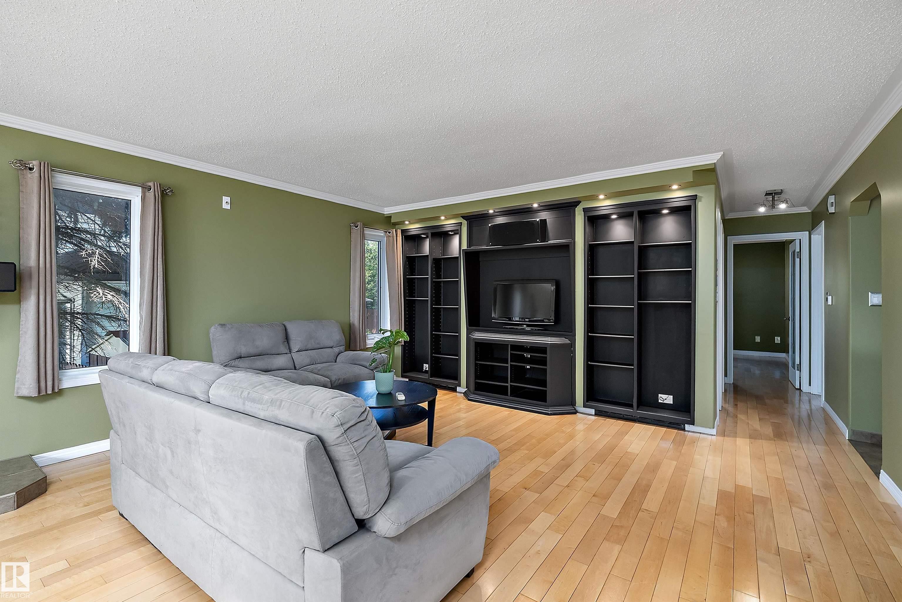 Photo 9 at 5609 58 Street, Beauridge, Beaumont