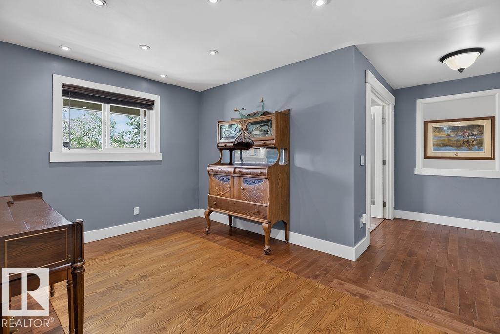 Picture for 216 WOLF WILLOW RD NW