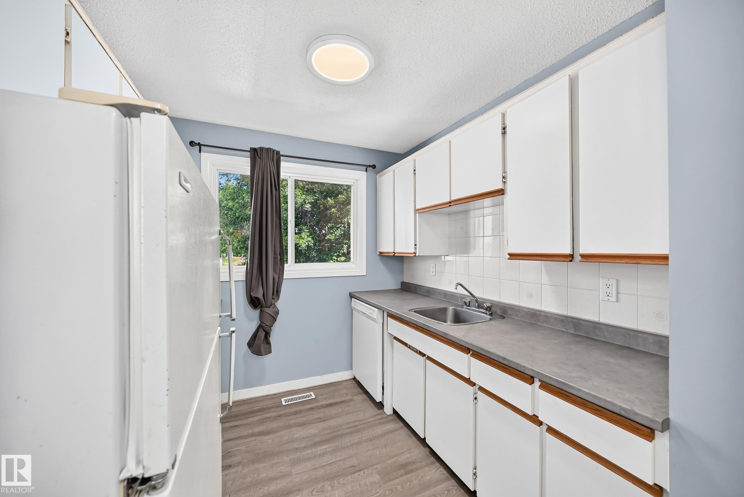 Picture for 355 Northgate Terrace NW