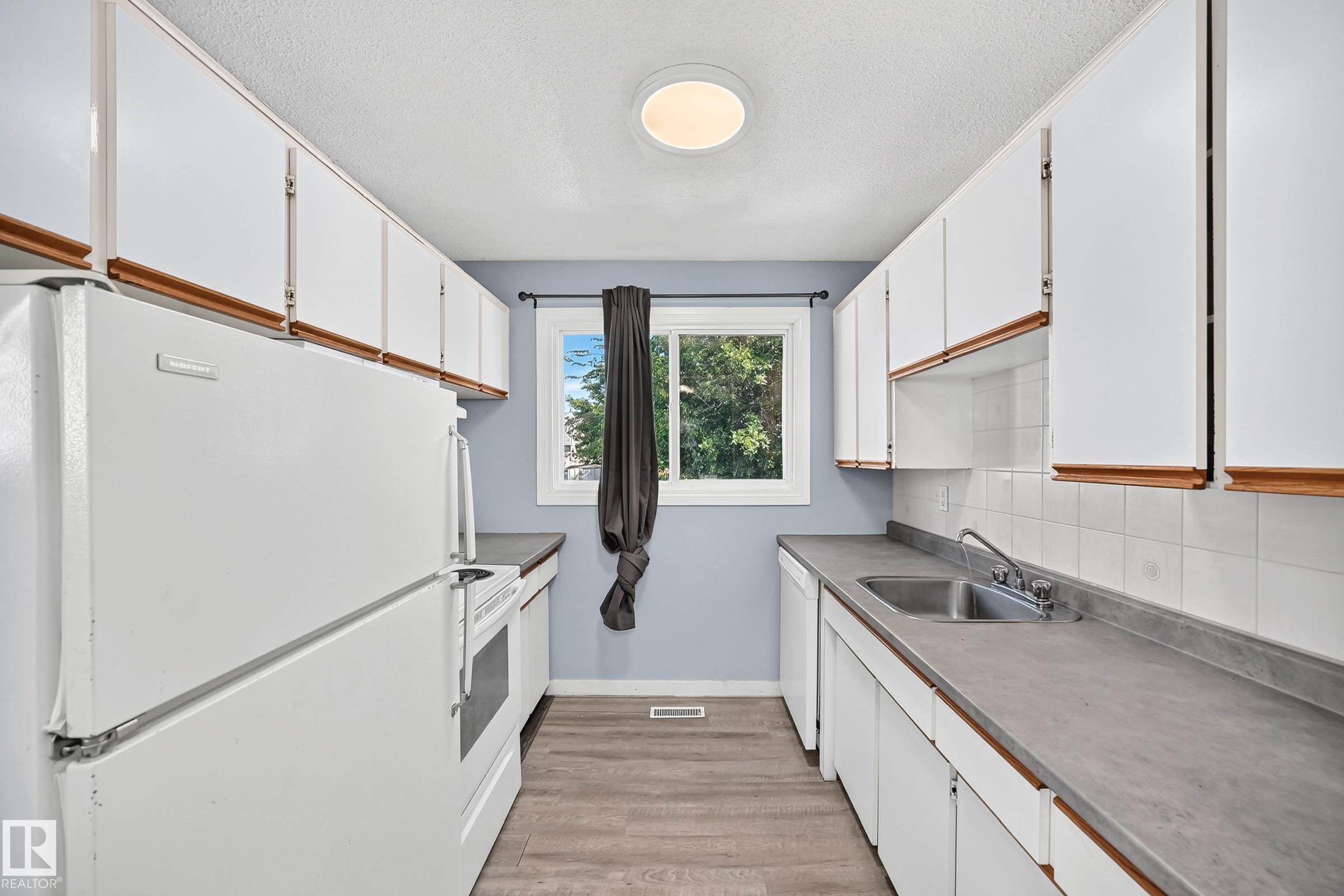 Picture for 355 Northgate Terrace NW