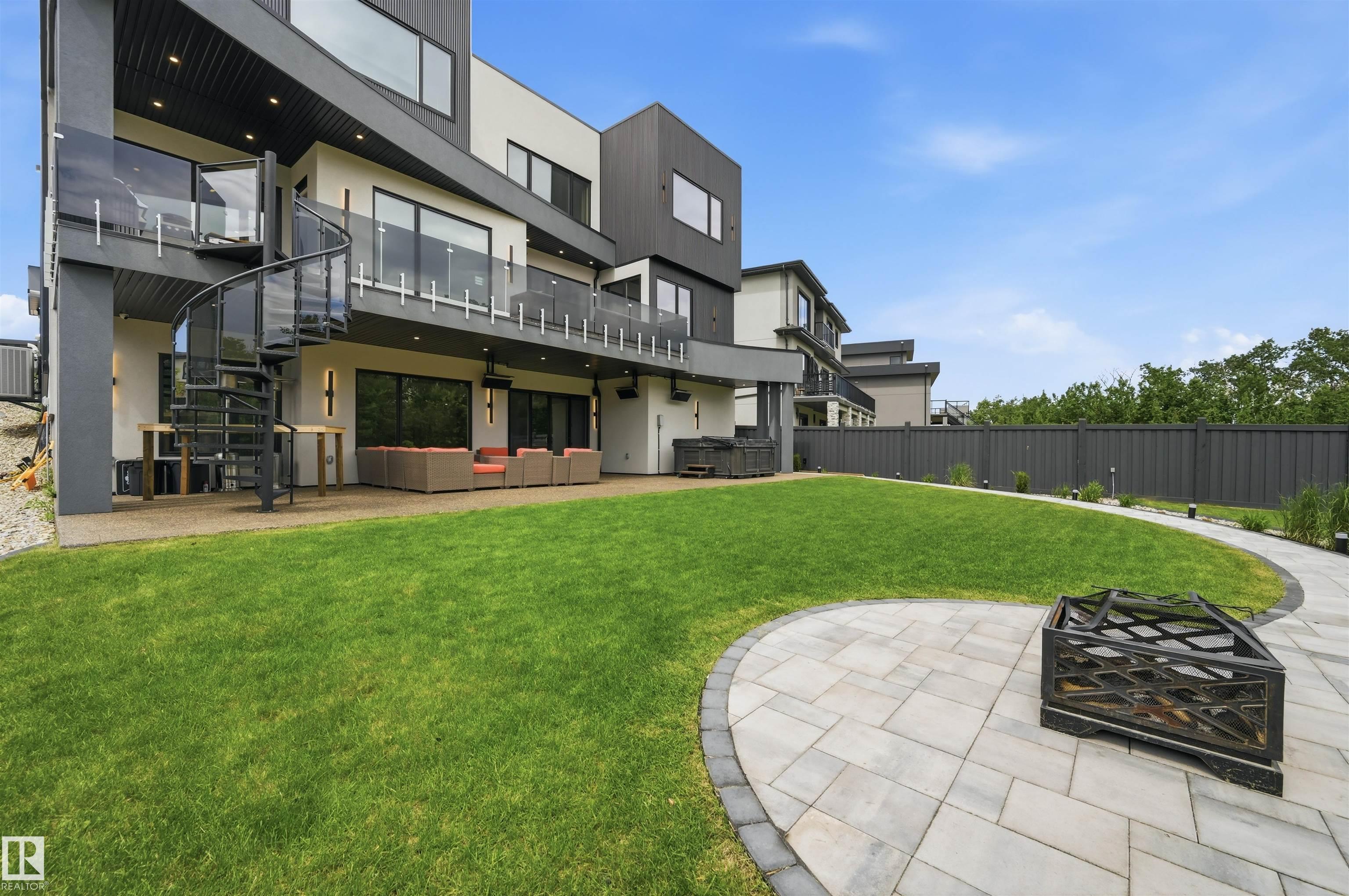 https://zimg.paragon.ice.com/ParagonImages/Property/PM/RAE/225410362/58/0/0/5dff59ca1fd304d63671c5b5d5da35ef/1/571ff739cef57e5ac46205615c5a5a44/225410362-9207051c-1601-4b7a-a32b-4a3095f0134a.JPG