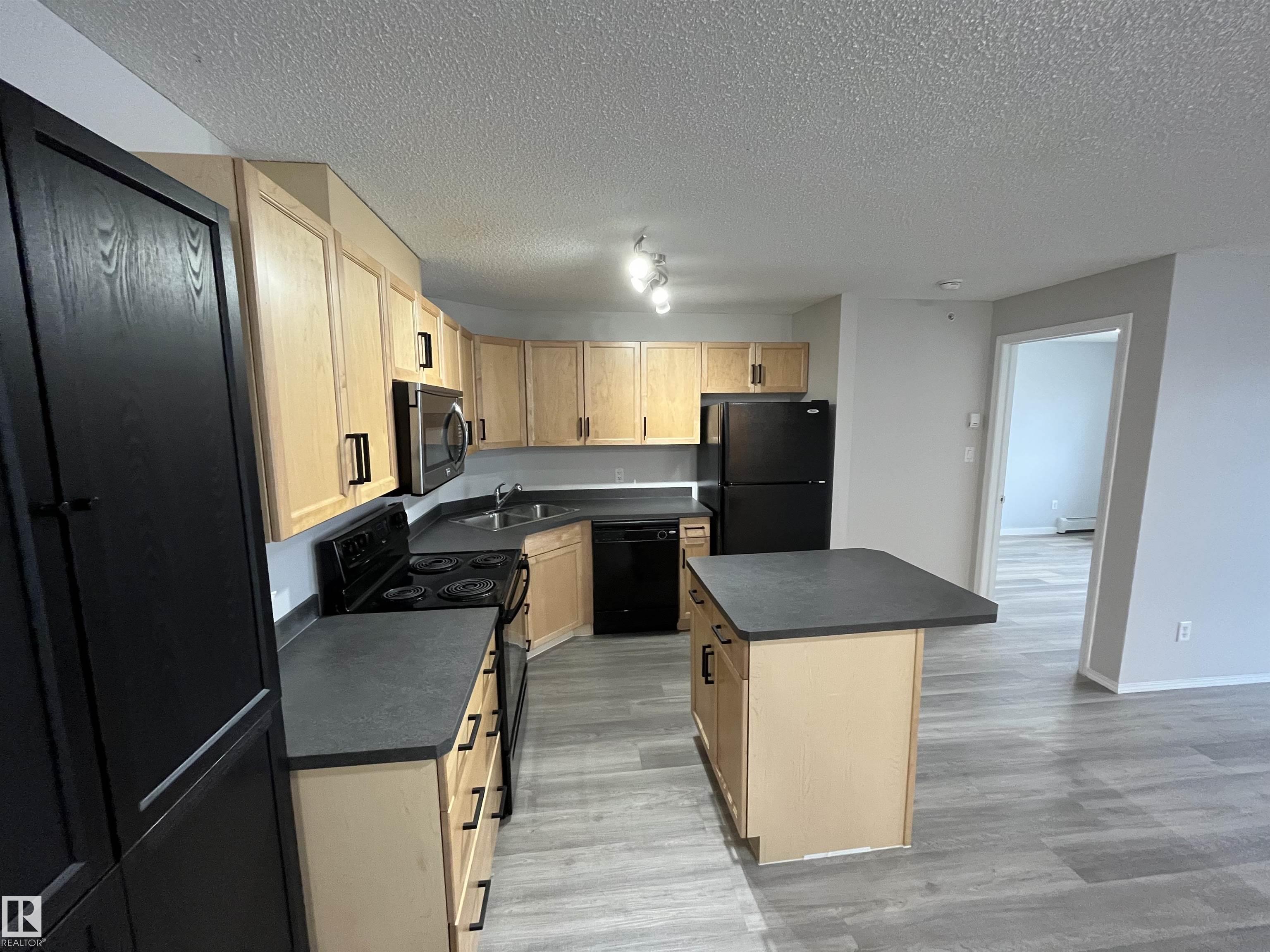 https://zimg.paragon.ice.com/ParagonImages/Property/PM/RAE/225410387/14/0/0/d57780e5fdc3e40a9a0fdf0302cc844a/1/0509c7824b8613c4222e07cf319d7559/225410387-5d516c19-a79e-4e49-81b6-e5c00c9fc1fc.JPG