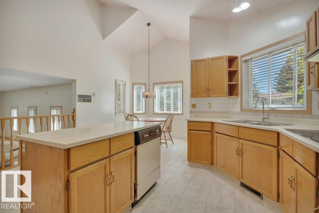 Photo 16 at 10223 174 Avenue NW, Elsinore, Edmonton