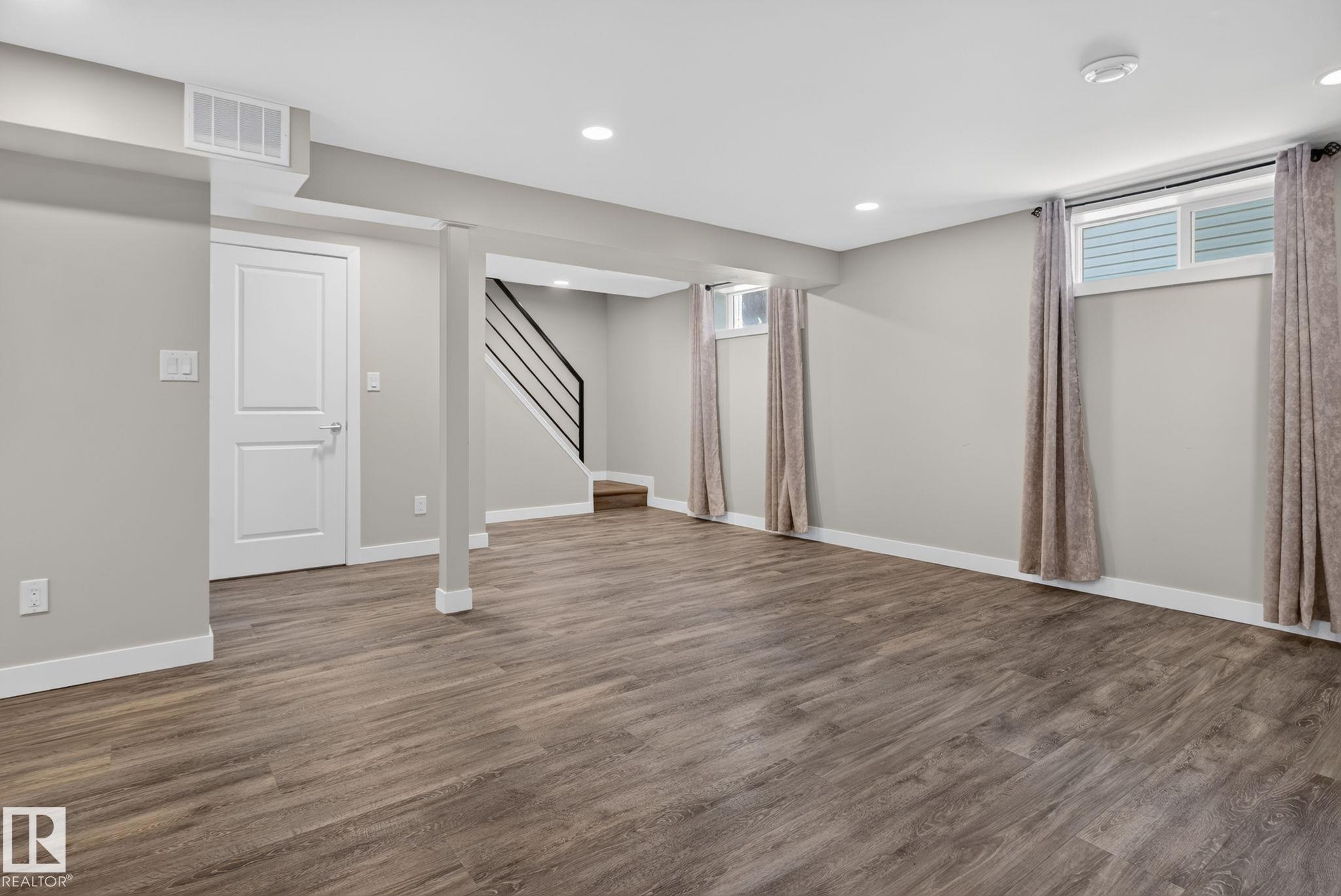 Photo 17 at 6704 94a Avenue NW, Ottewell, Edmonton