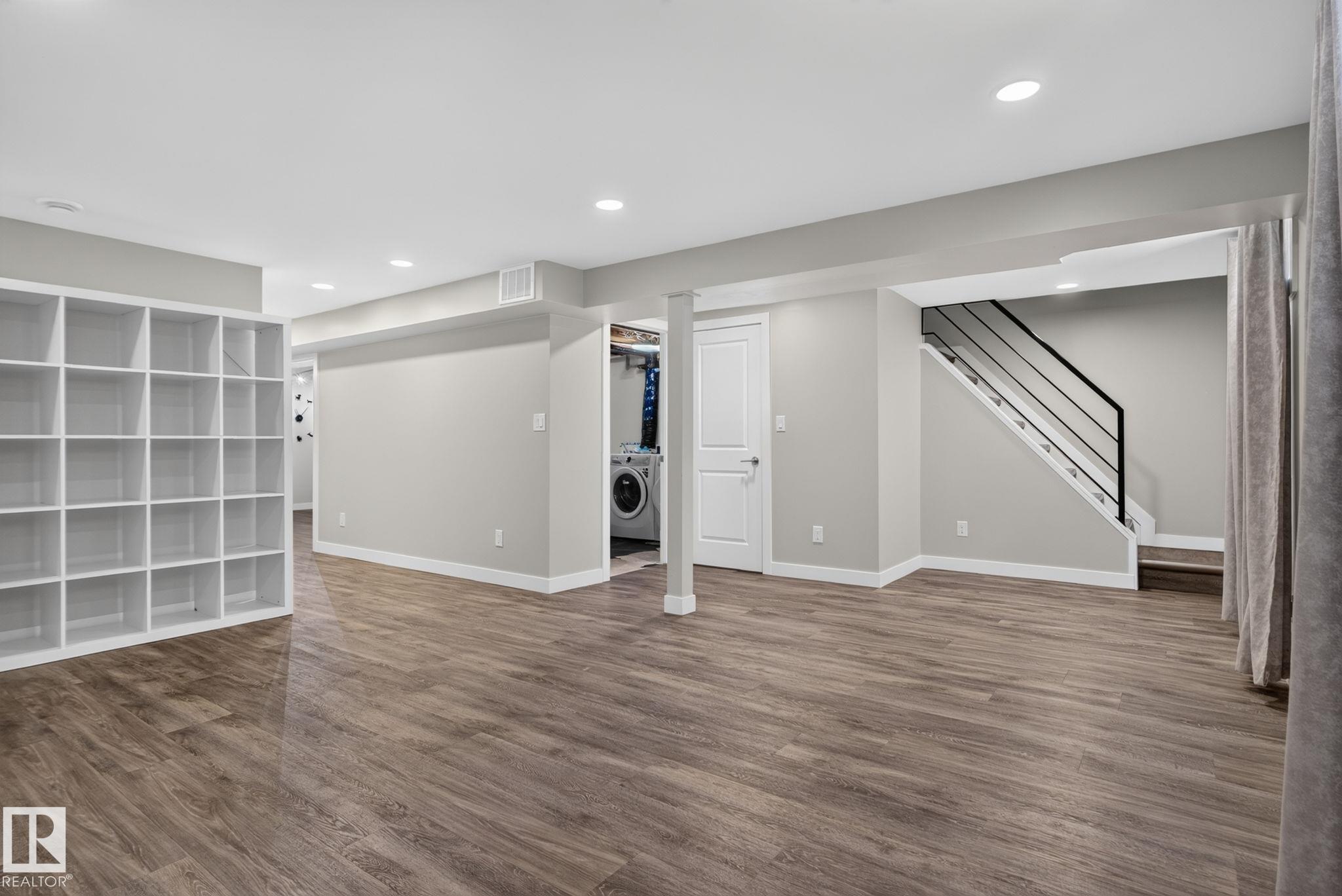 Photo 18 at 6704 94a Avenue NW, Ottewell, Edmonton