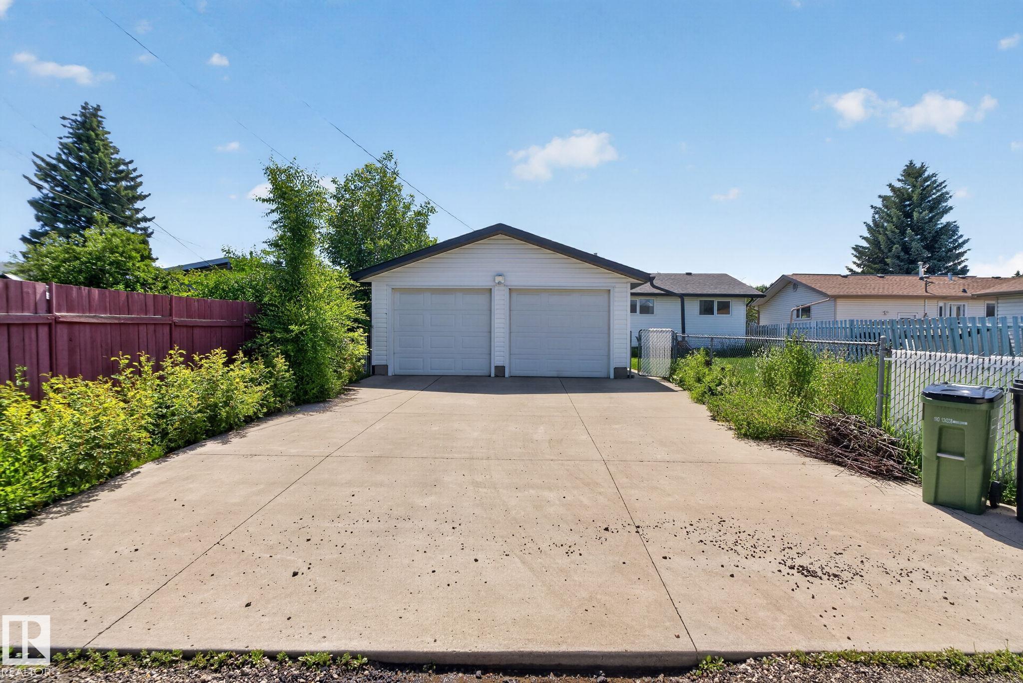 Photo 26 at 6704 94a Avenue NW, Ottewell, Edmonton