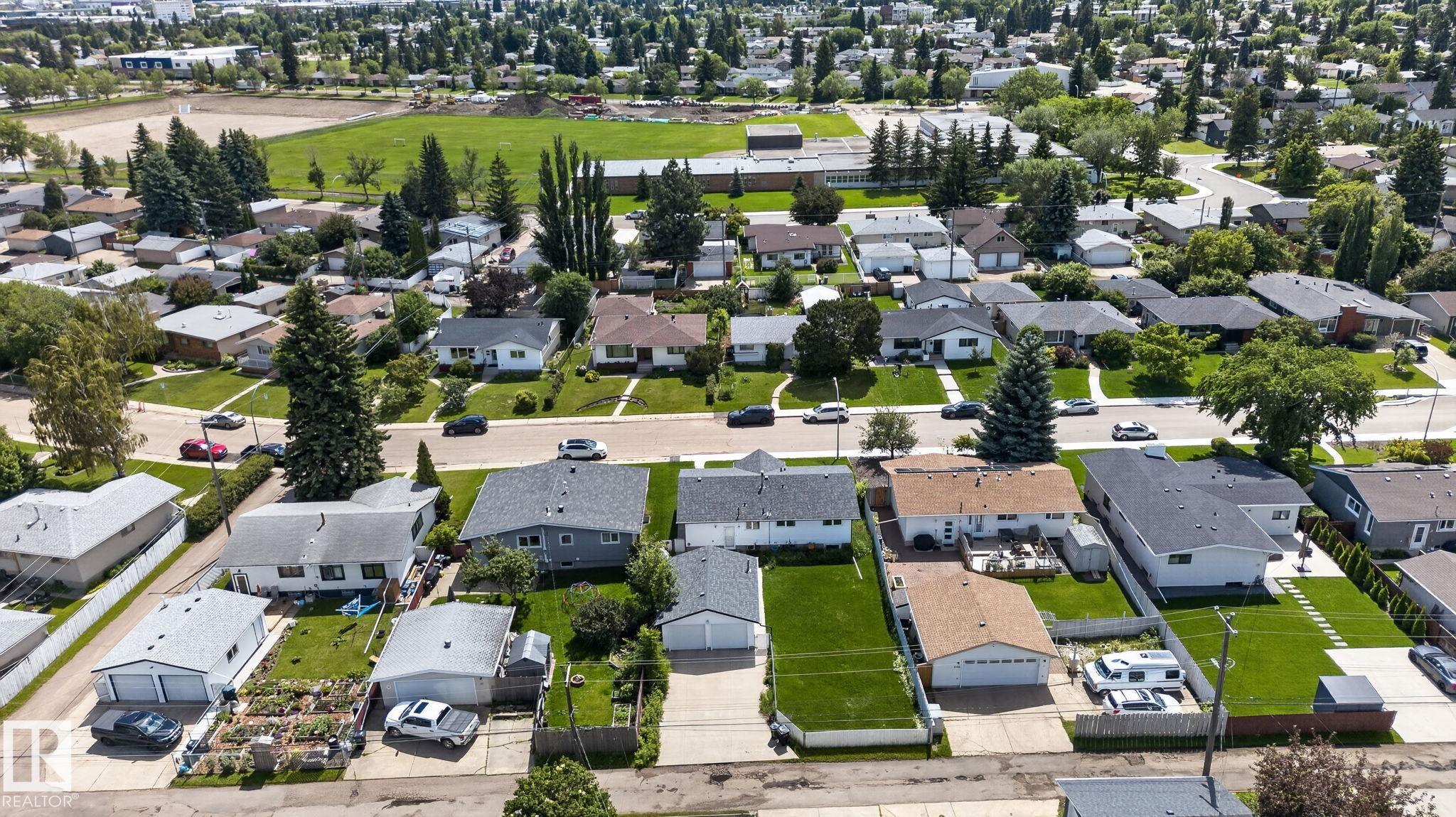 Photo 27 at 6704 94a Avenue NW, Ottewell, Edmonton