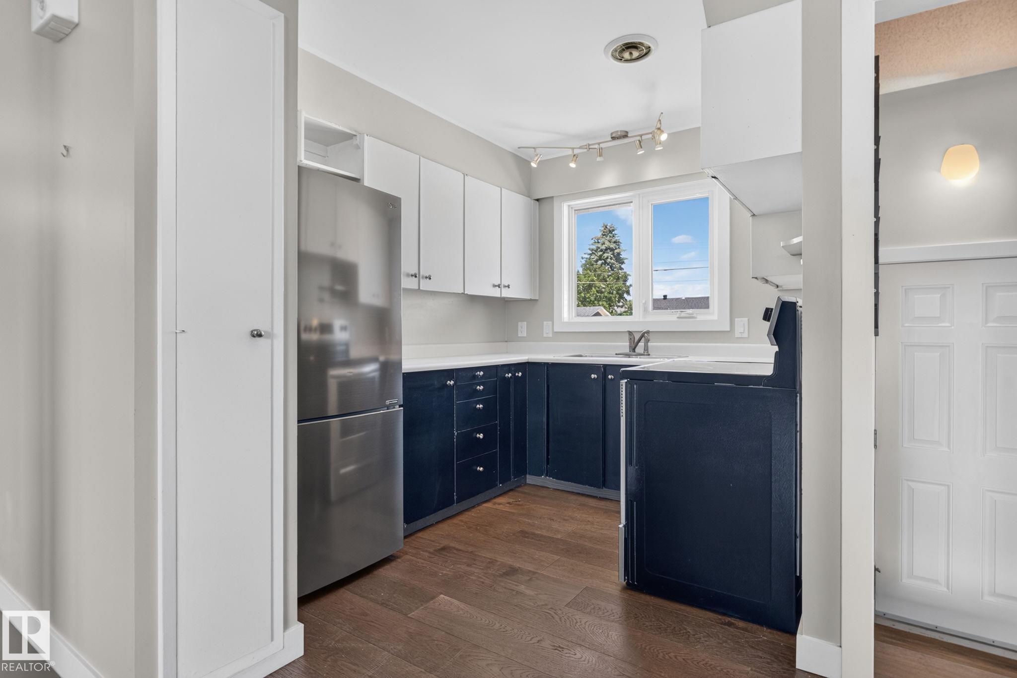 Photo 7 at 6704 94a Avenue NW, Ottewell, Edmonton