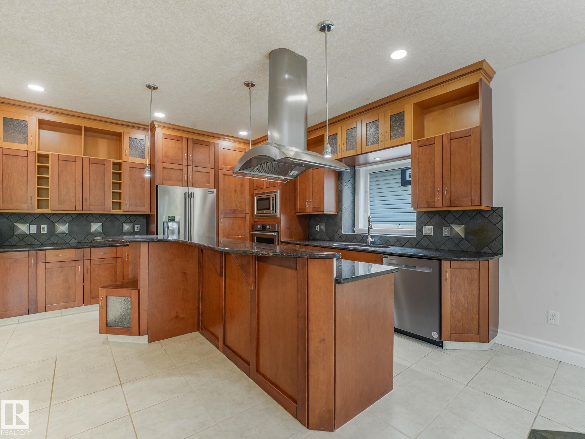 Photo 13 at 13412 157 Avenue NW, Carlton, Edmonton
