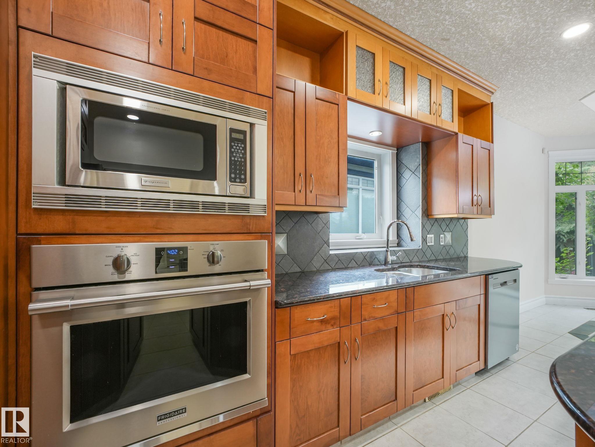 Photo 16 at 13412 157 Avenue NW, Carlton, Edmonton