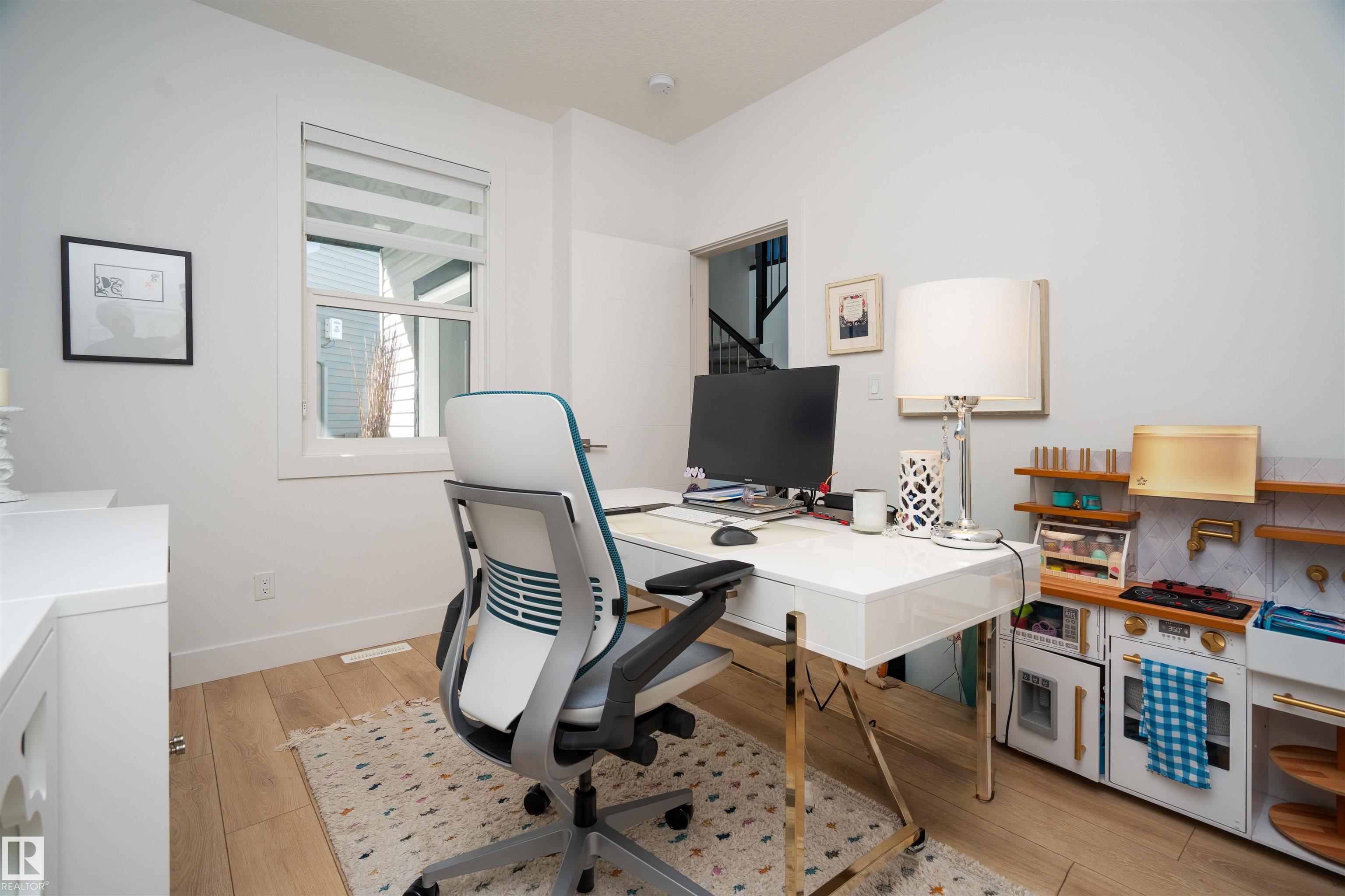 4714 Charles Bay SW, Chappelle Area, Edmonton