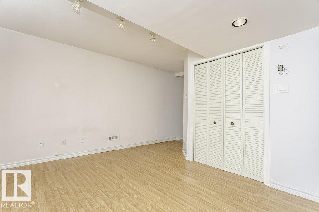 Photo 33 at 5510 92c Avenue NW, Ottewell, Edmonton