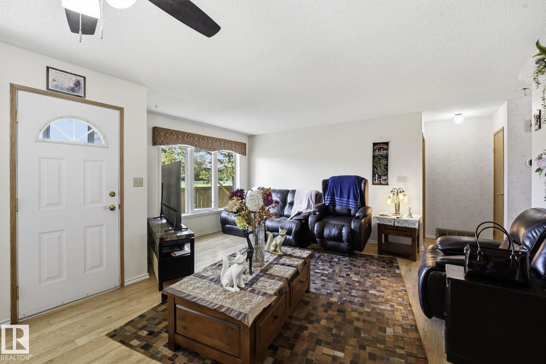Picture for 10840 25 AV NW