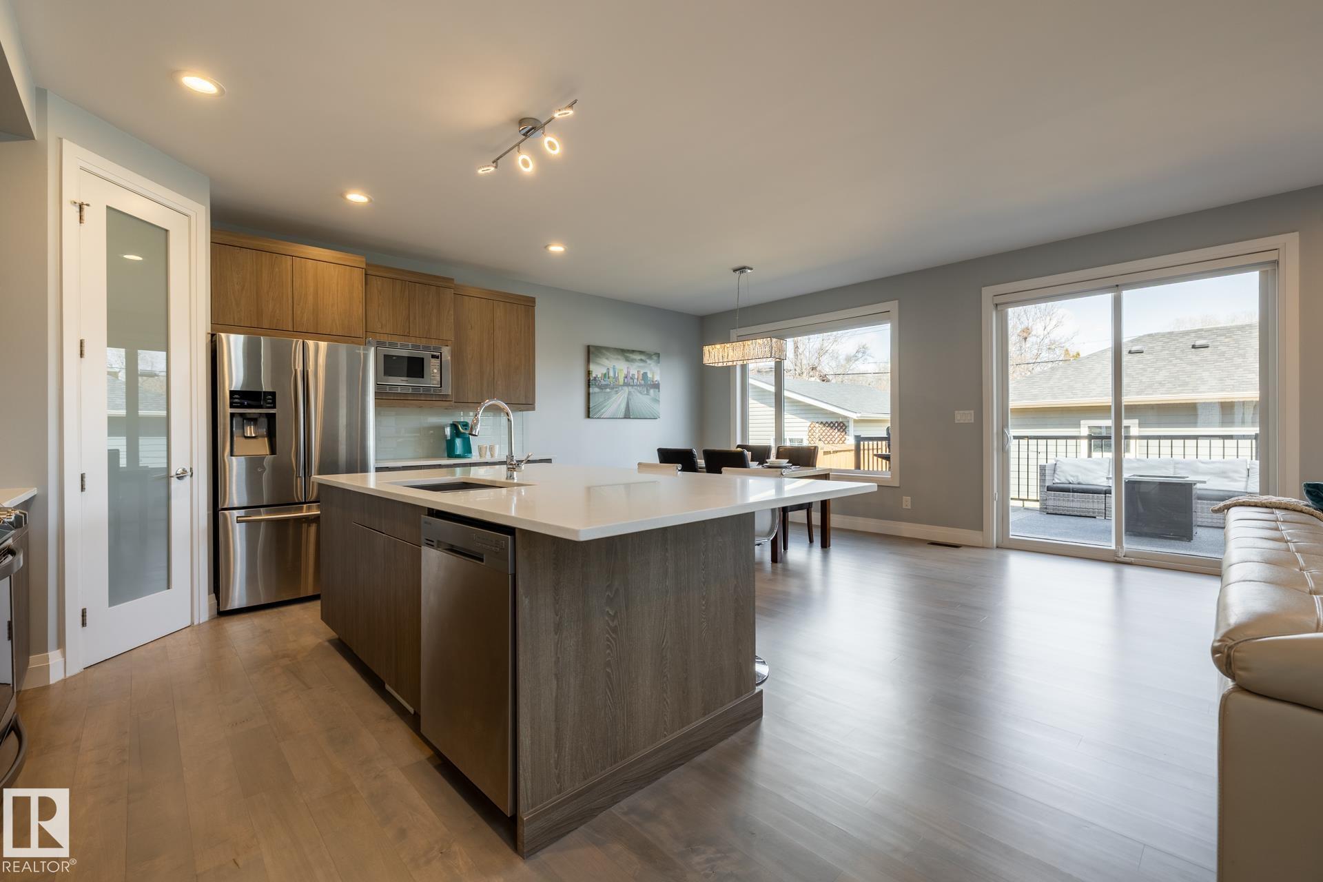 Photo 12 at 10936 71 Avenue NW, Parkallen, Edmonton