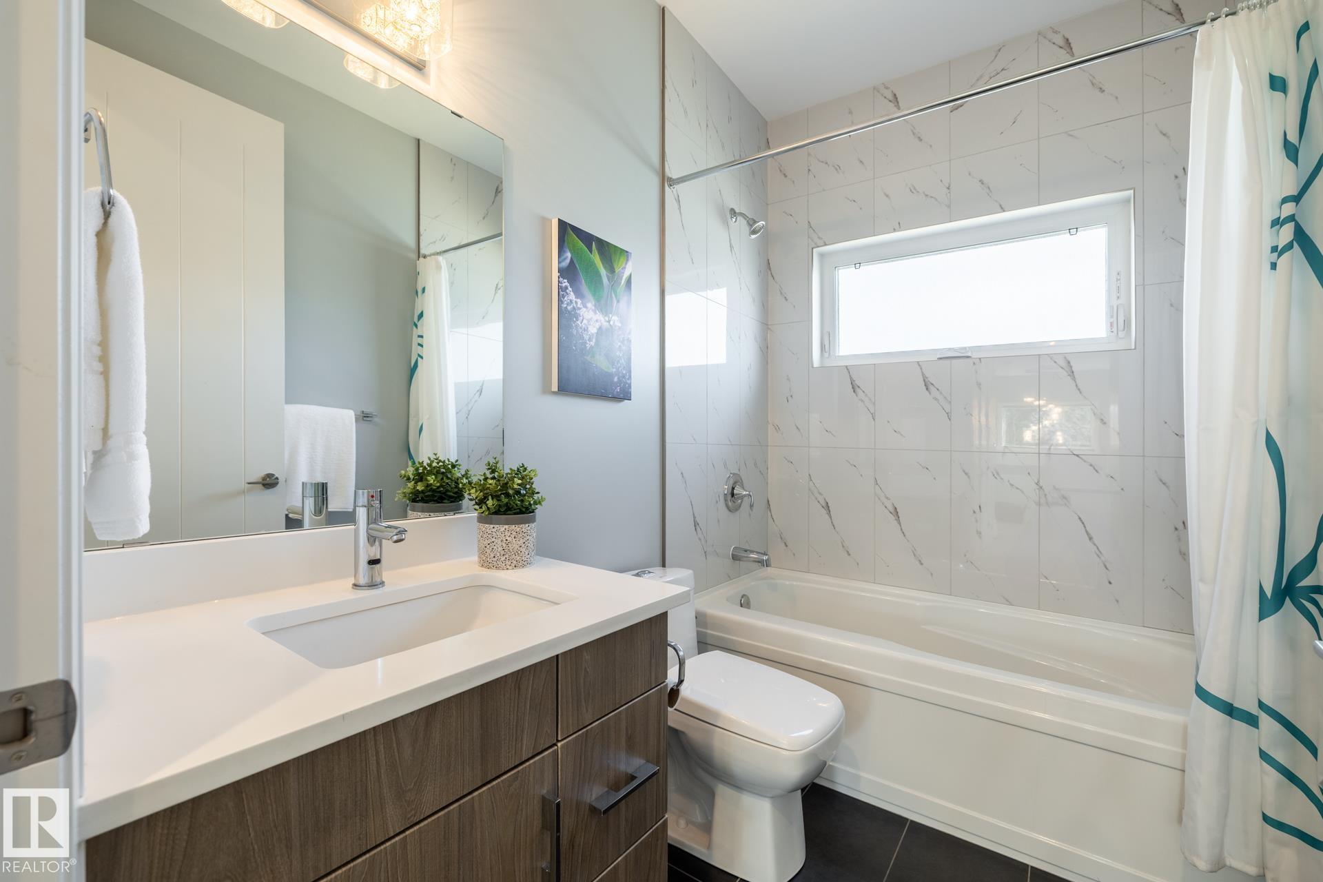 Photo 37 at 10936 71 Avenue NW, Parkallen, Edmonton