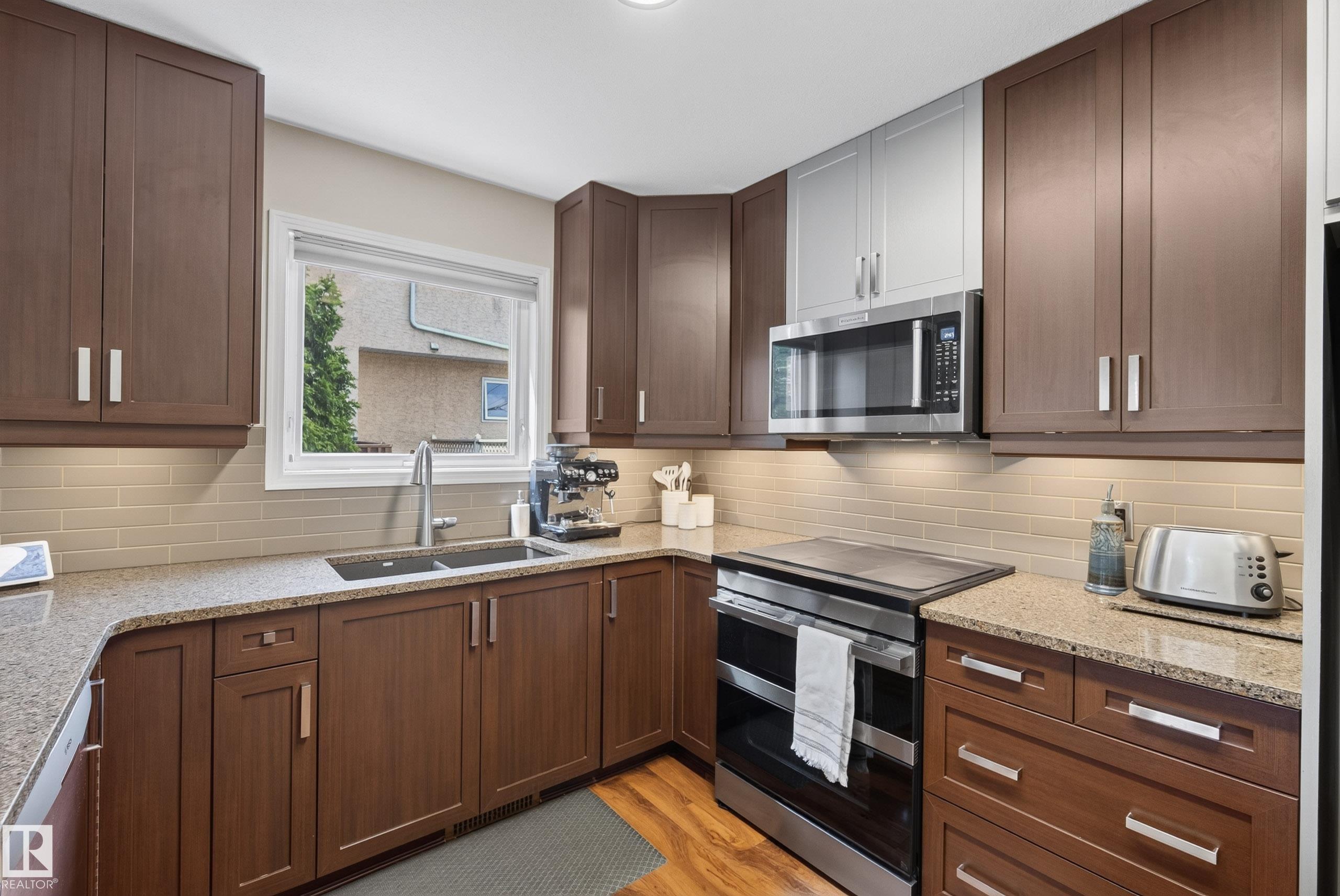 https://zimg.paragon.ice.com/ParagonImages/Property/PM/RAE/225410456/16/0/0/a67218cc38ce3093765fef6a59dbfe54/1/3ac76bc766e4000ff613f7d991d1222f/225410456-ef1ee56e-8539-4ba0-8cbb-eb8cd5632bb0.JPG