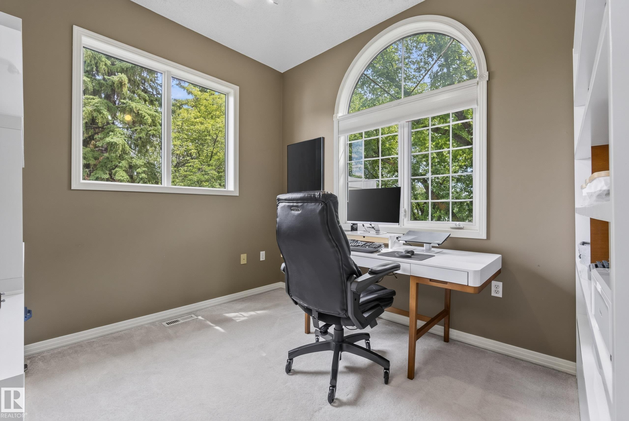 https://zimg.paragon.ice.com/ParagonImages/Property/PM/RAE/225410456/34/0/0/58ab734ba56e13cd49689fab0cf1aef1/1/3ac76bc766e4000ff613f7d991d1222f/225410456-673dbdb1-bdd2-4fc7-bd68-cd893fc0bb3e.JPG