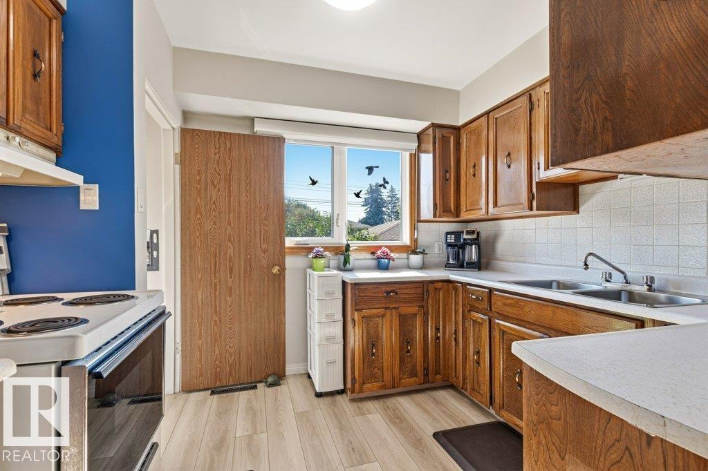 Photo 24 at 10235 74 Street NW, Terrace Heights, Edmonton