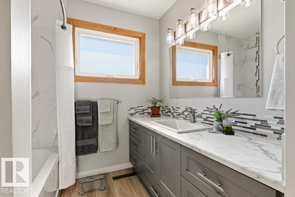 Photo 34 at 10235 74 Street NW, Terrace Heights, Edmonton
