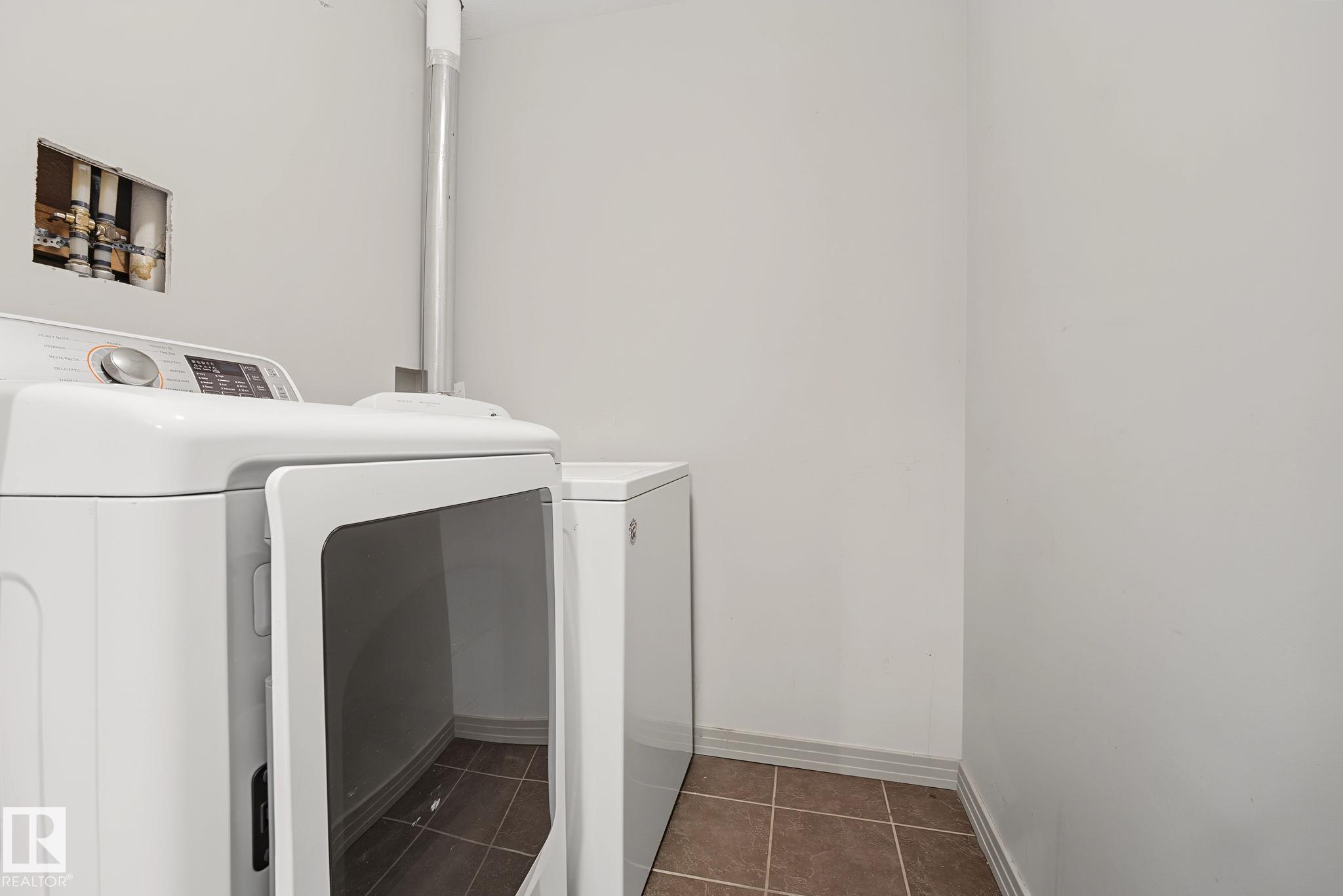 https://zimg.paragon.ice.com/ParagonImages/Property/PM/RAE/225410466/22/0/0/c74a087c30822ebe9c287c5465506ac4/1/579c888c8c69655f5982be88fa1314ef/225410466-b06227b9-0b17-4736-9837-a30c9937fcd0.JPG