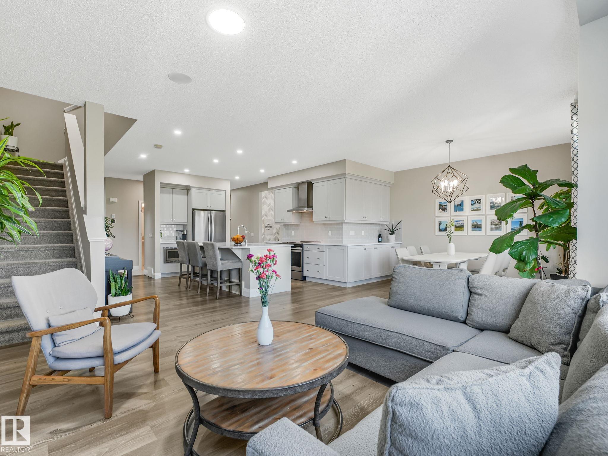 2716 202 Street NW, The Uplands, Edmonton