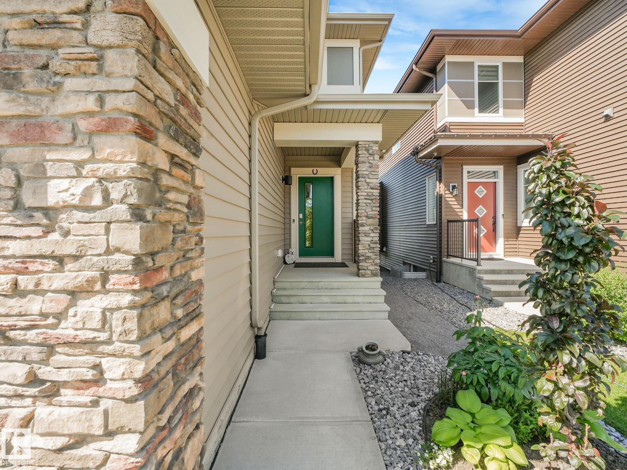 2716 202 Street NW, The Uplands, Edmonton