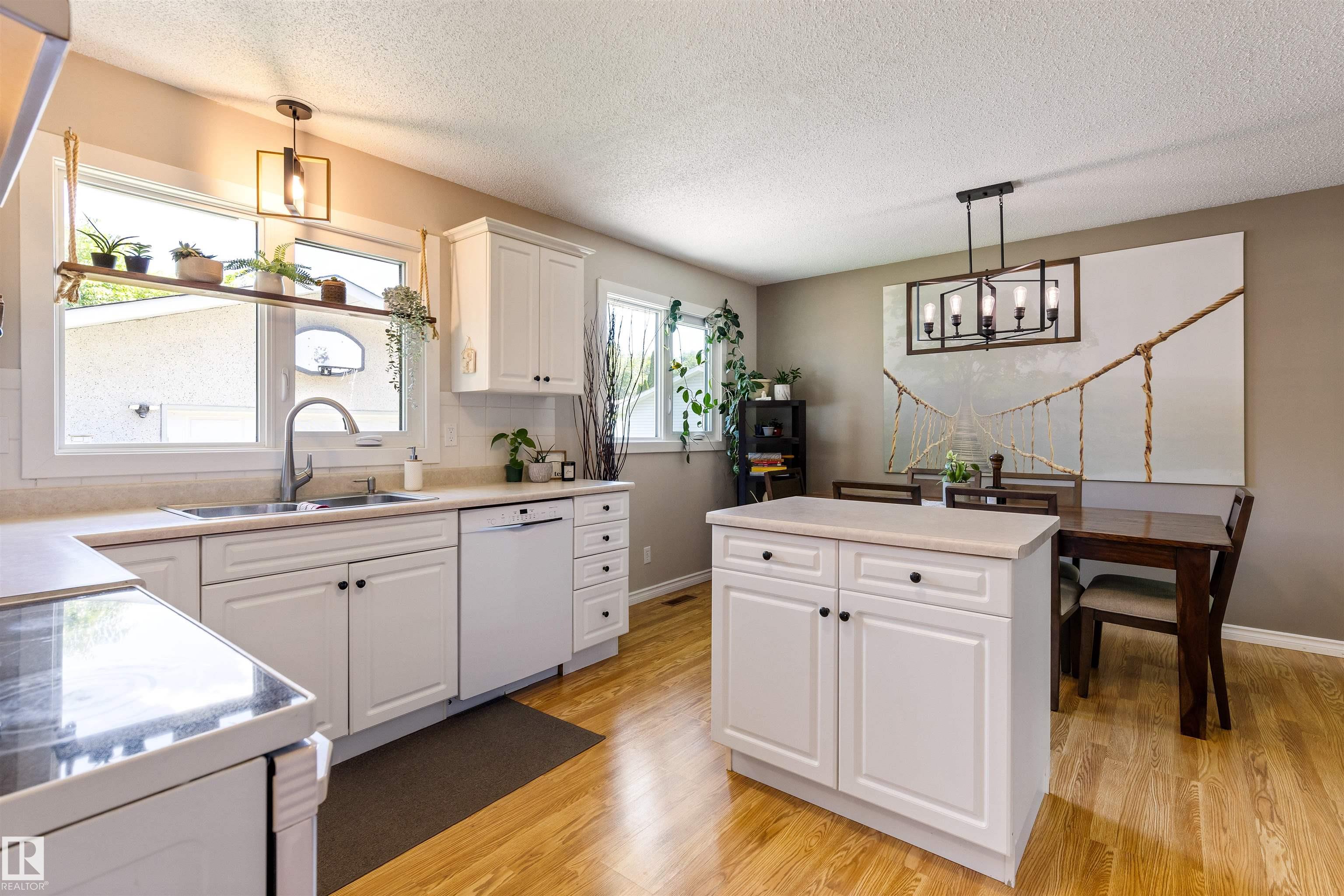 Photo 13 at 26 Milburn Crescent, Mission, St. Albert