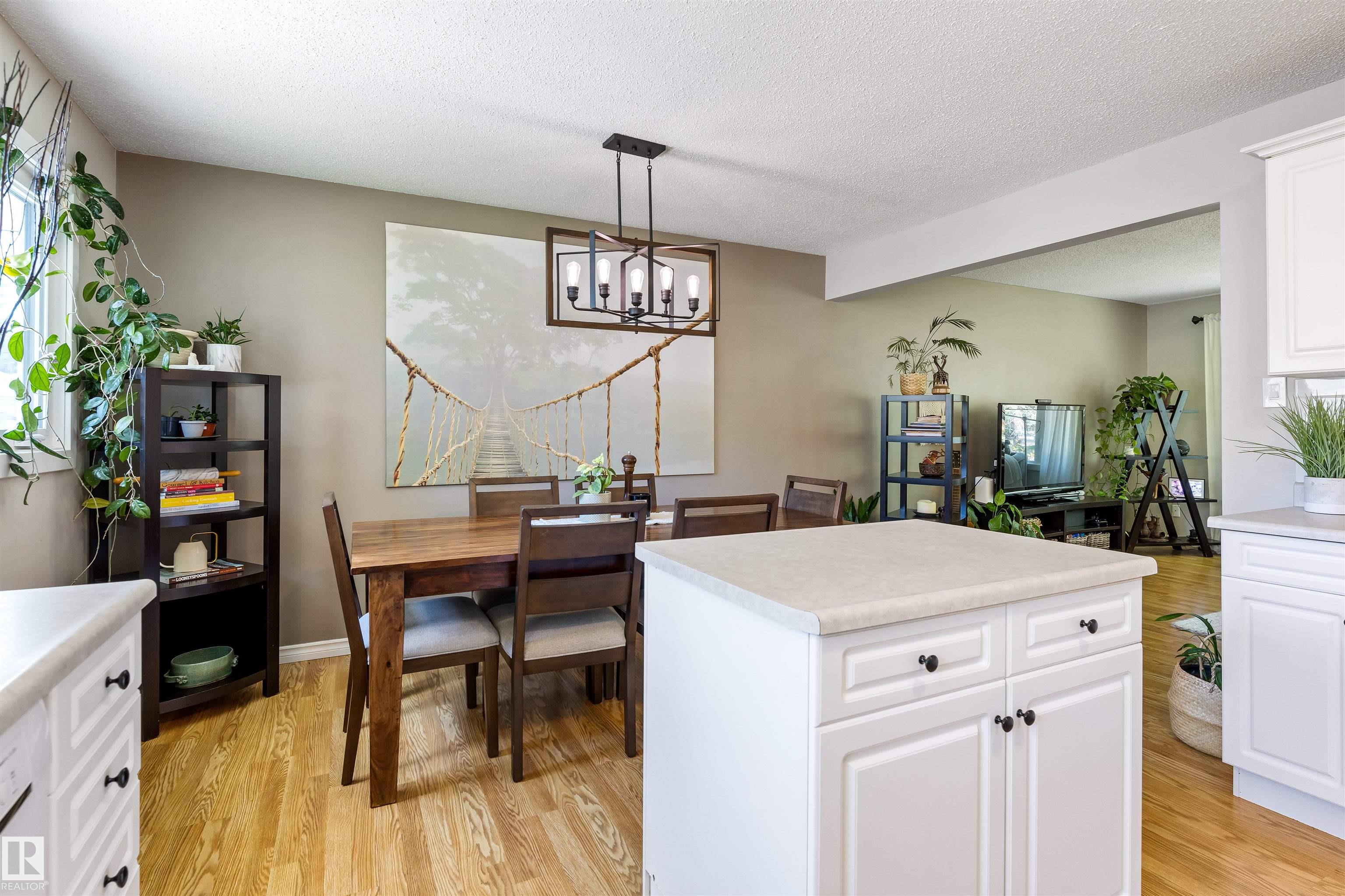 Photo 14 at 26 Milburn Crescent, Mission, St. Albert