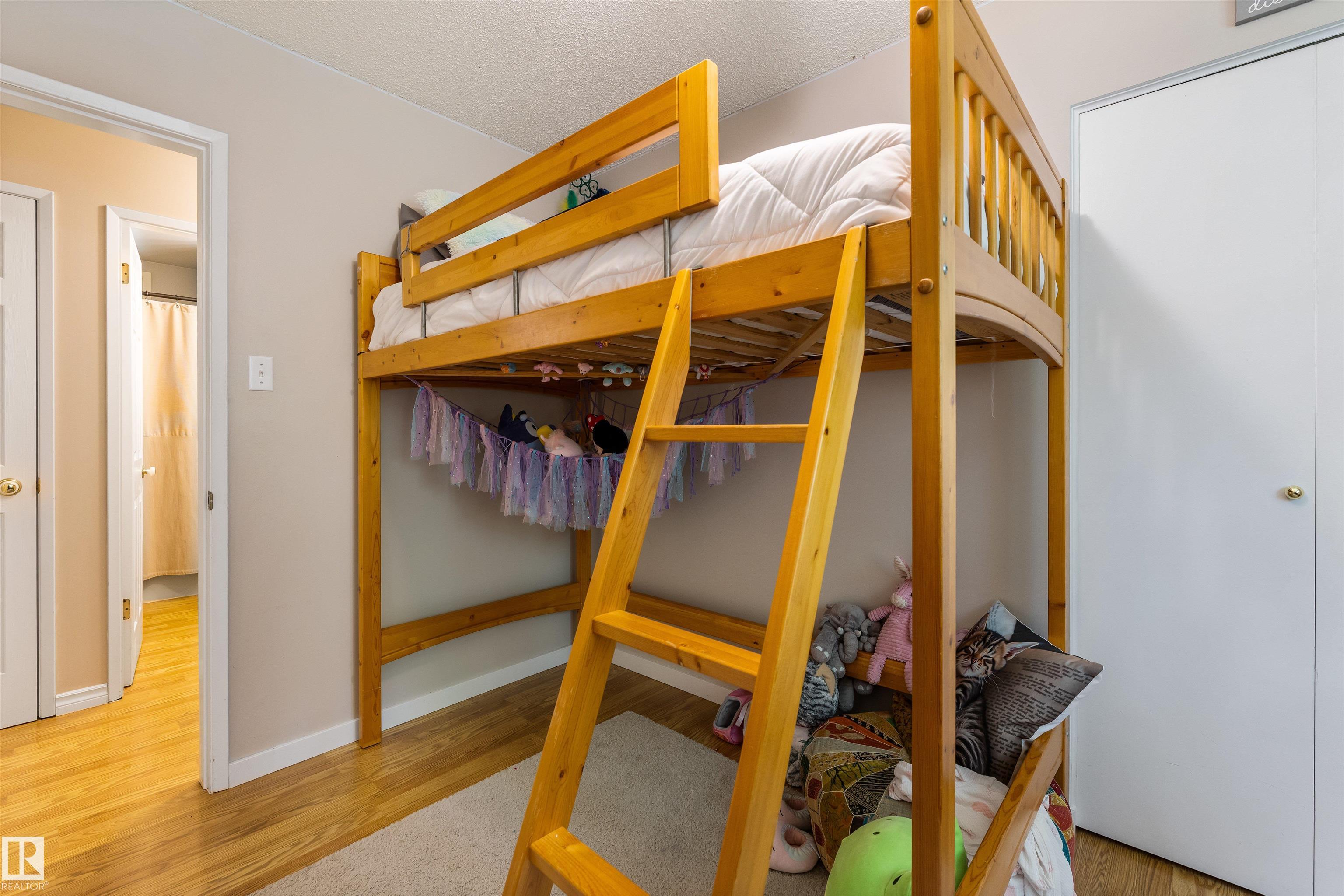 Photo 17 at 26 Milburn Crescent, Mission, St. Albert