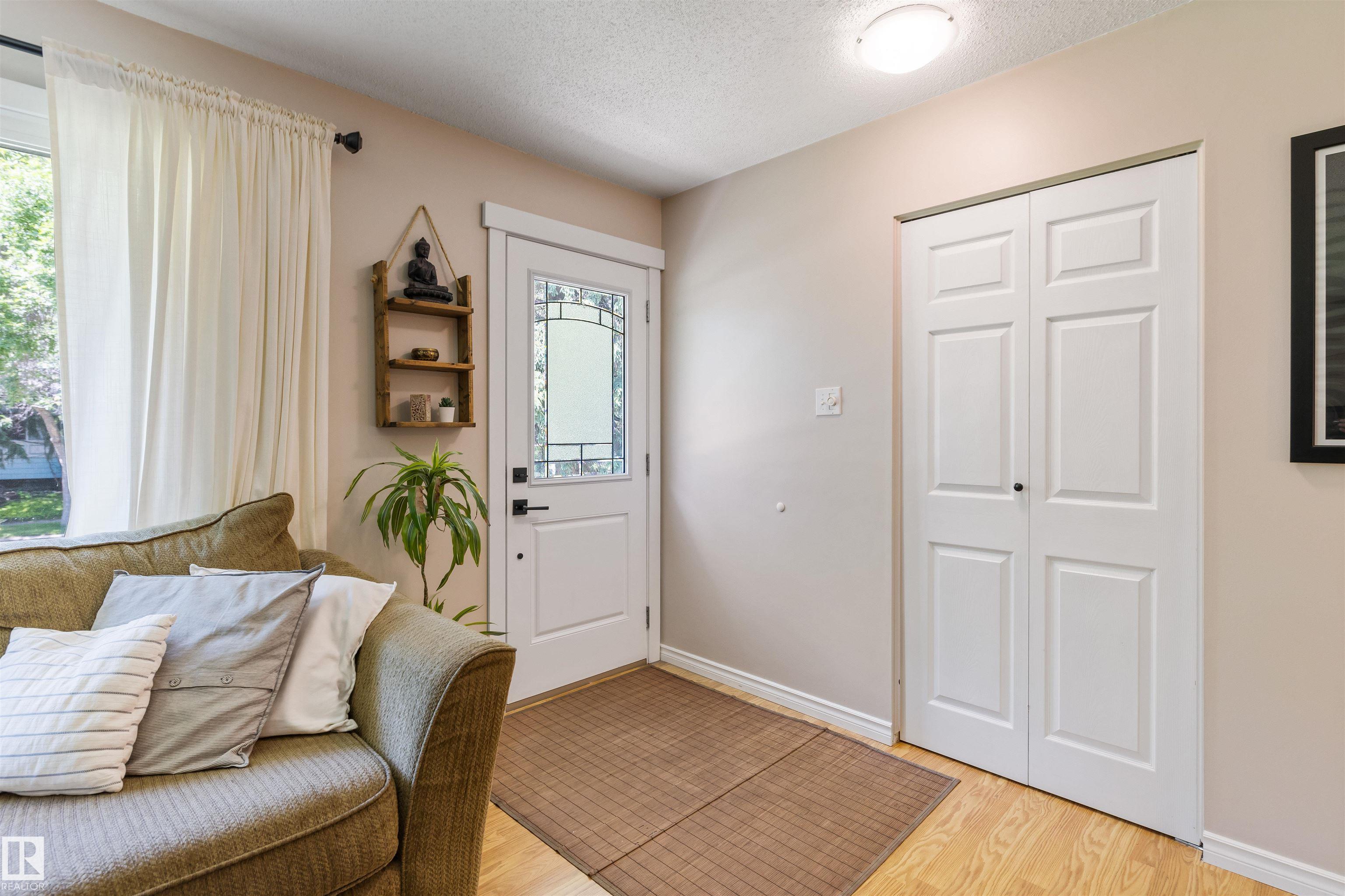 26 Milburn Crescent, Mission, St. Albert