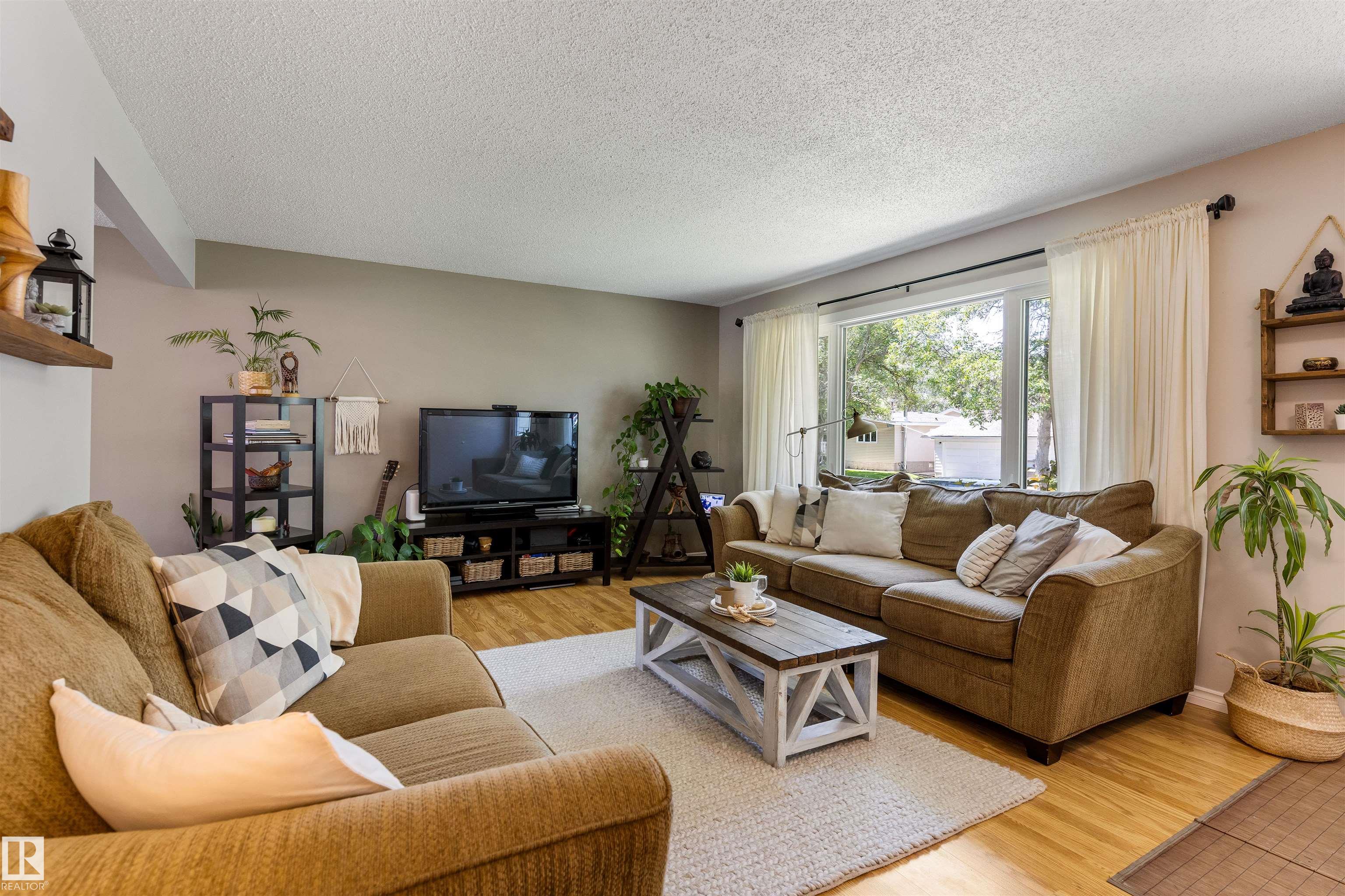 26 Milburn Crescent, Mission, St. Albert