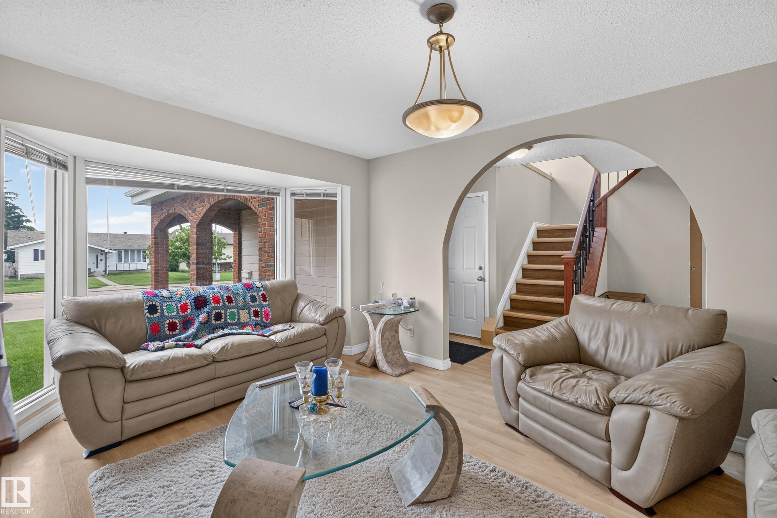 https://zimg.paragon.ice.com/ParagonImages/Property/PM/RAE/225410504/14/0/0/7bfd1ef3125d9abb7c66d33fde670889/1/5ec3a91cbbb11a18734d0c762f042578/225410504-8b613aec-5648-47ba-8d2f-4f4278bb4318.JPG