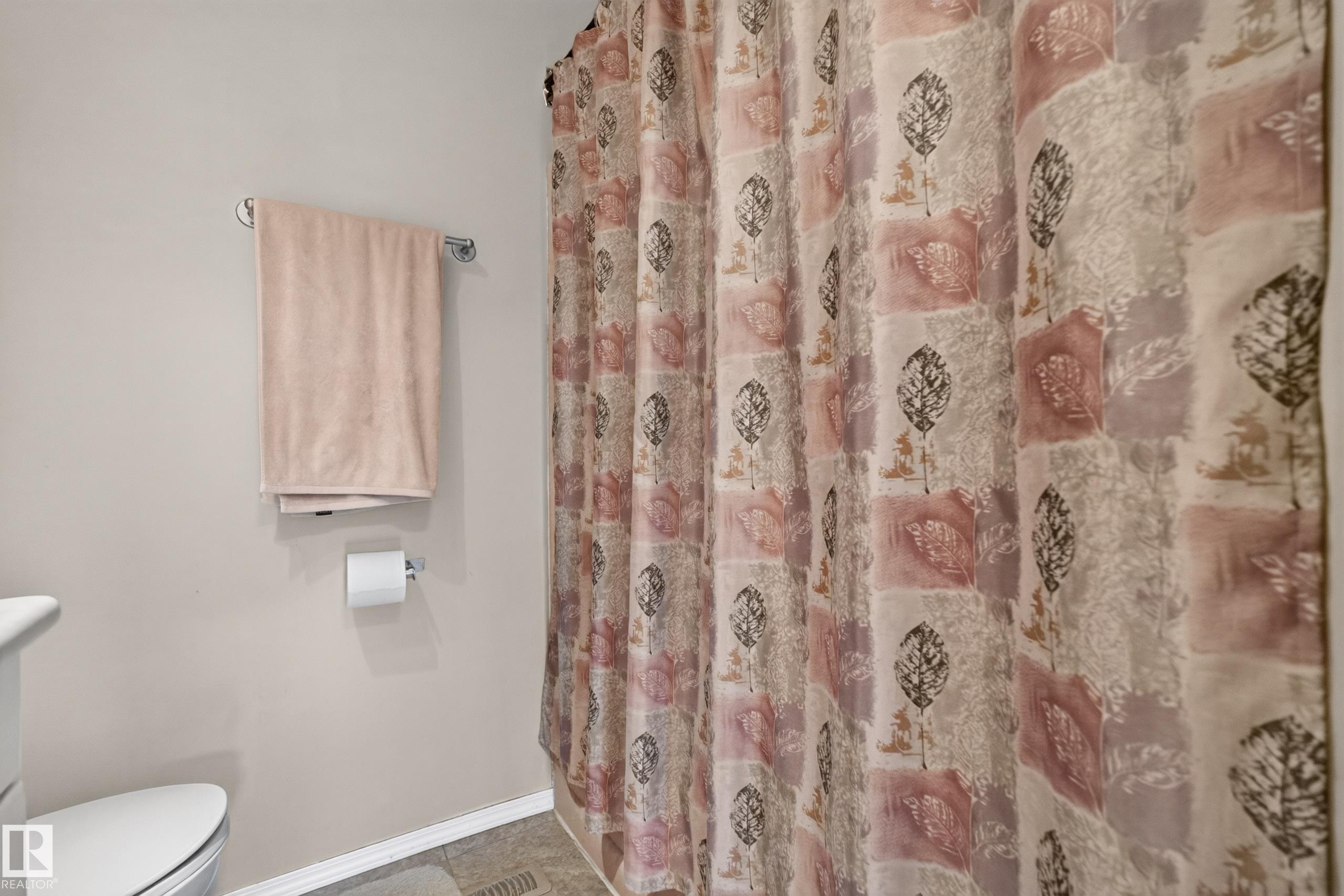 Photo 24 at 3841 62 Street NW, Greenview, Edmonton