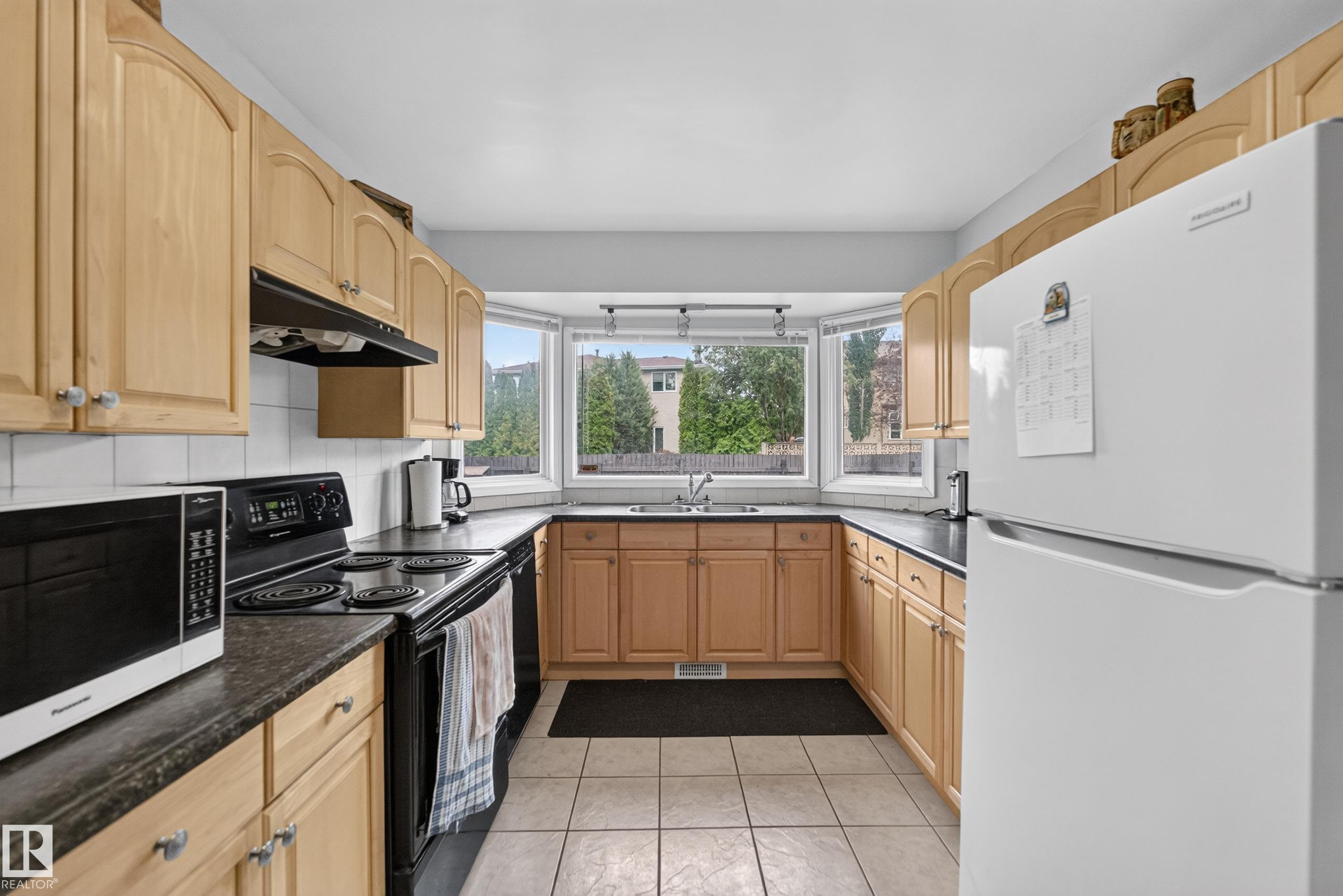 Photo 27 at 3841 62 Street NW, Greenview, Edmonton