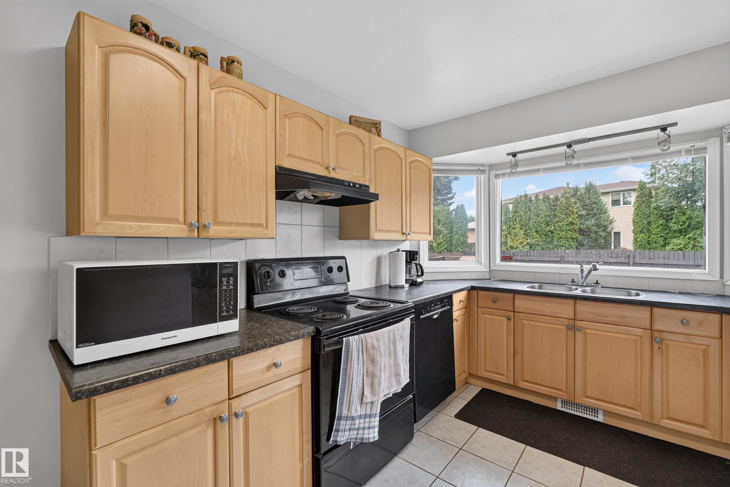 Photo 28 at 3841 62 Street NW, Greenview, Edmonton