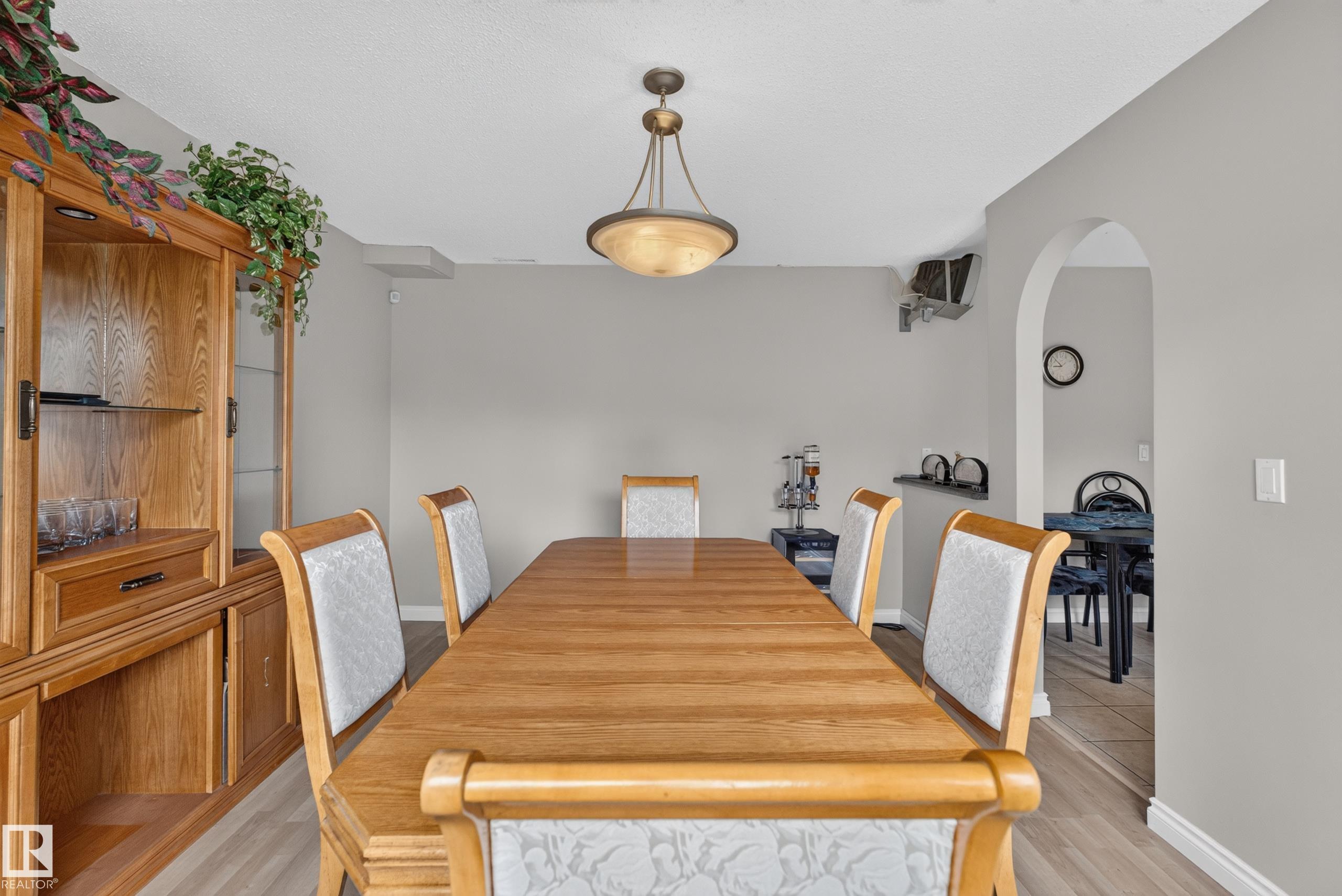 https://zimg.paragon.ice.com/ParagonImages/Property/PM/RAE/225410504/28/0/0/5e5beeecb8d1e7dbc894d002fb43e428/1/5ec3a91cbbb11a18734d0c762f042578/225410504-335592b4-0100-44eb-b2dd-a03a3631aad9.JPG