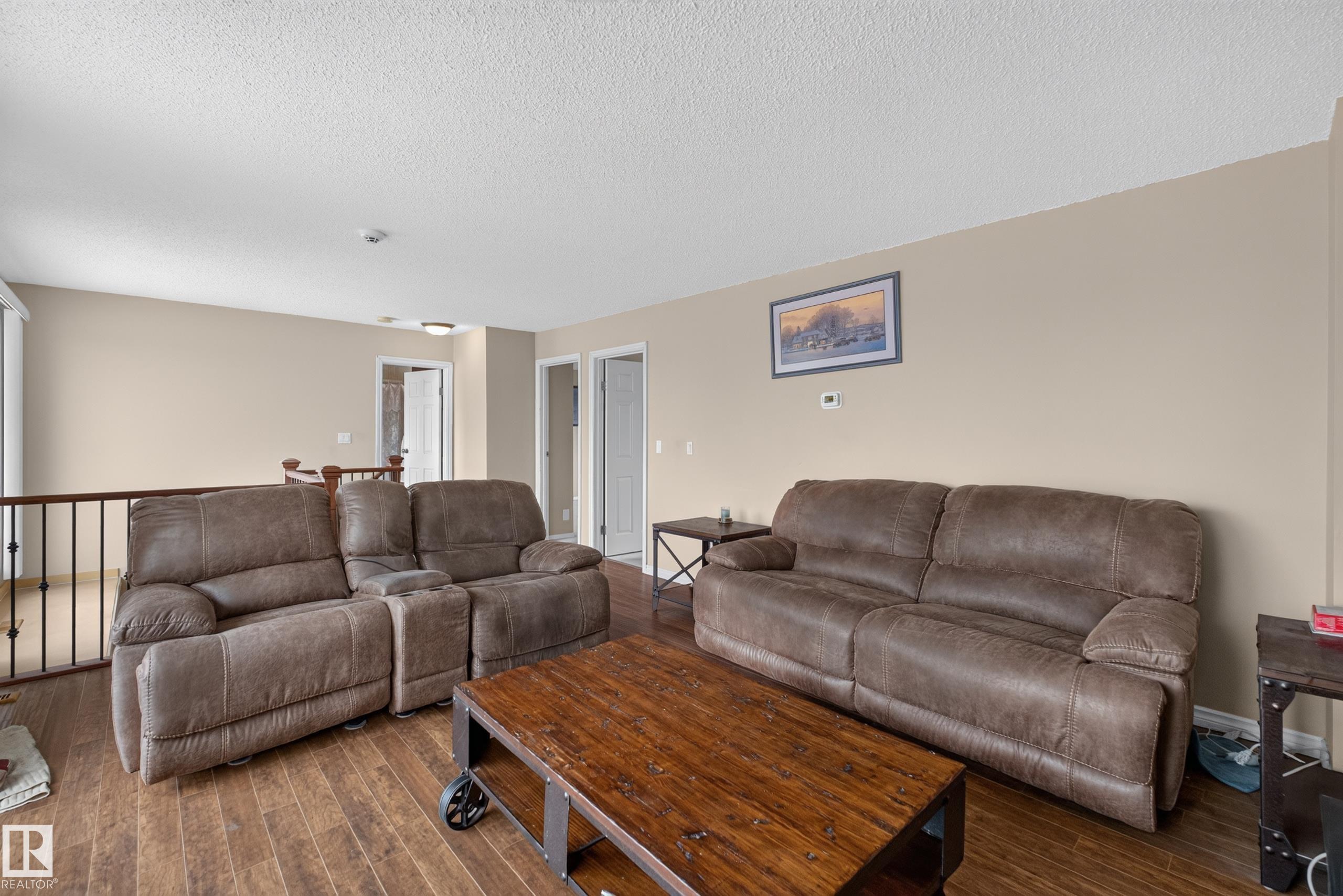 https://zimg.paragon.ice.com/ParagonImages/Property/PM/RAE/225410504/34/0/0/63fff83d5b4e0079d52c86b17546fe44/1/5ec3a91cbbb11a18734d0c762f042578/225410504-7dcc3802-242b-4ade-9c53-597a26ecd7b7.JPG