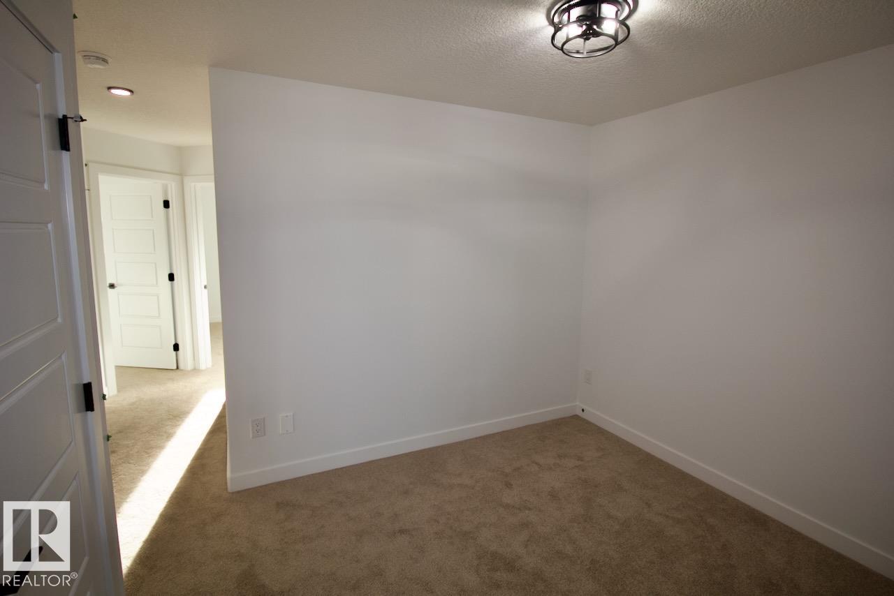 https://zimg.paragon.ice.com/ParagonImages/Property/PM/RAE/225410512/17/0/0/55f7ccbb2f7fd85e5da8980cfa973596/1/67c83cfb0dea7fdbbea13b4d66ec839d/225410512-2610b75a-593a-4e94-a02c-44cf04347406.JPG