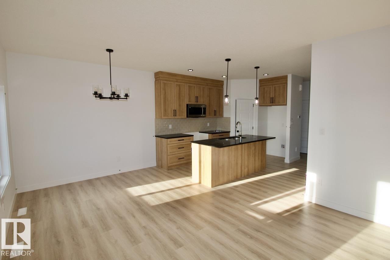 https://zimg.paragon.ice.com/ParagonImages/Property/PM/RAE/225410512/9/0/0/9bf9db534358dd70b27cea165fdef22d/1/67c83cfb0dea7fdbbea13b4d66ec839d/225410512-fa51db0e-4536-46ec-8dbb-c4f689326a56.JPG