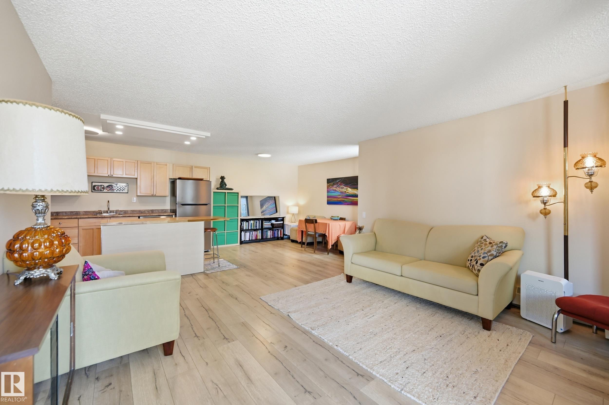 https://zimg.paragon.ice.com/ParagonImages/Property/PM/RAE/225410519/10/0/0/d72fb3876cd19c6edb7e58ce35d2788c/1/f21b960abfb616183f9d5c6205891d76/225410519-e4f96dbb-7b68-48b0-a946-7e92b99c5dc5.JPG