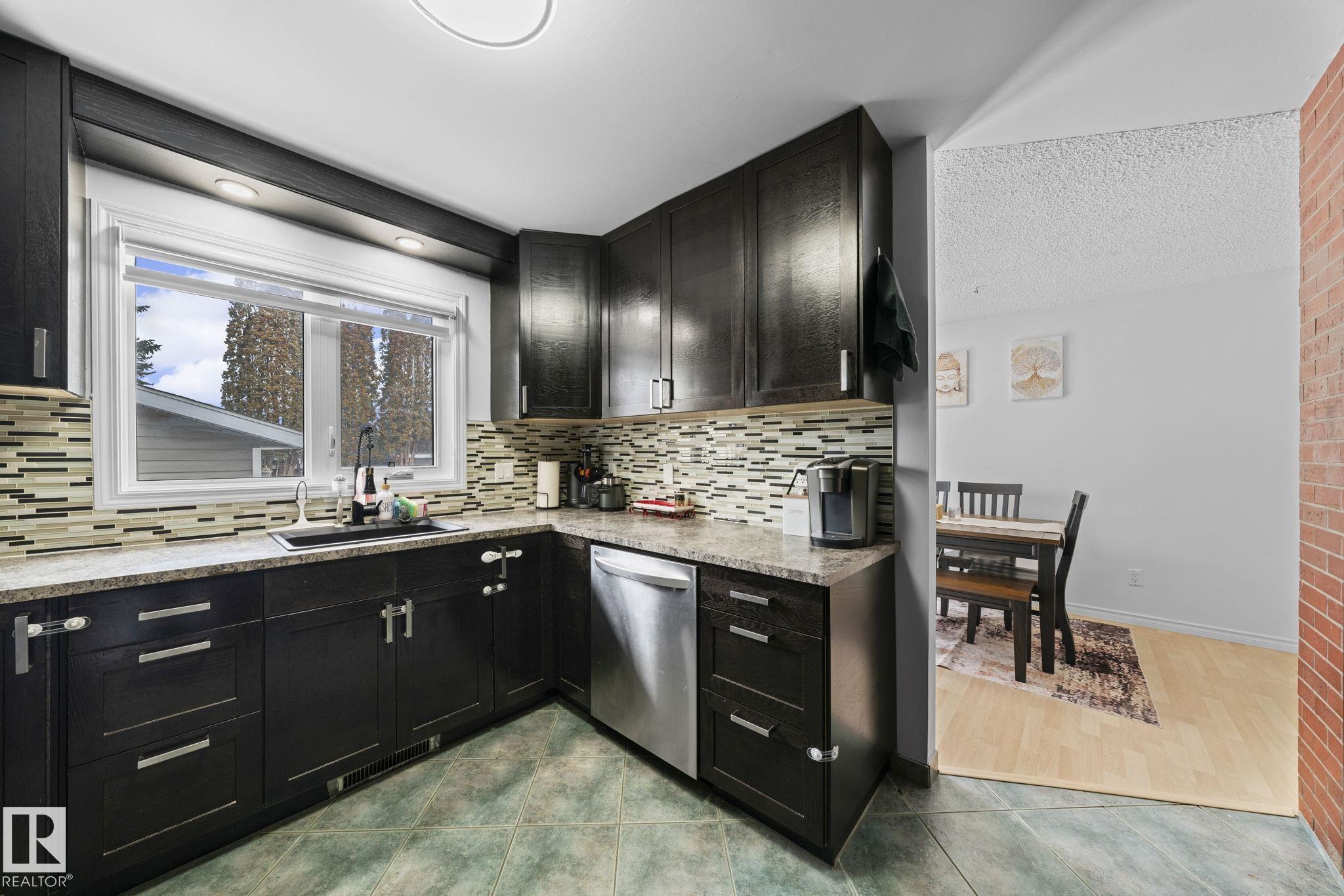 Photo 13 at 5418 17a Avenue NW, Meyokumin, Edmonton