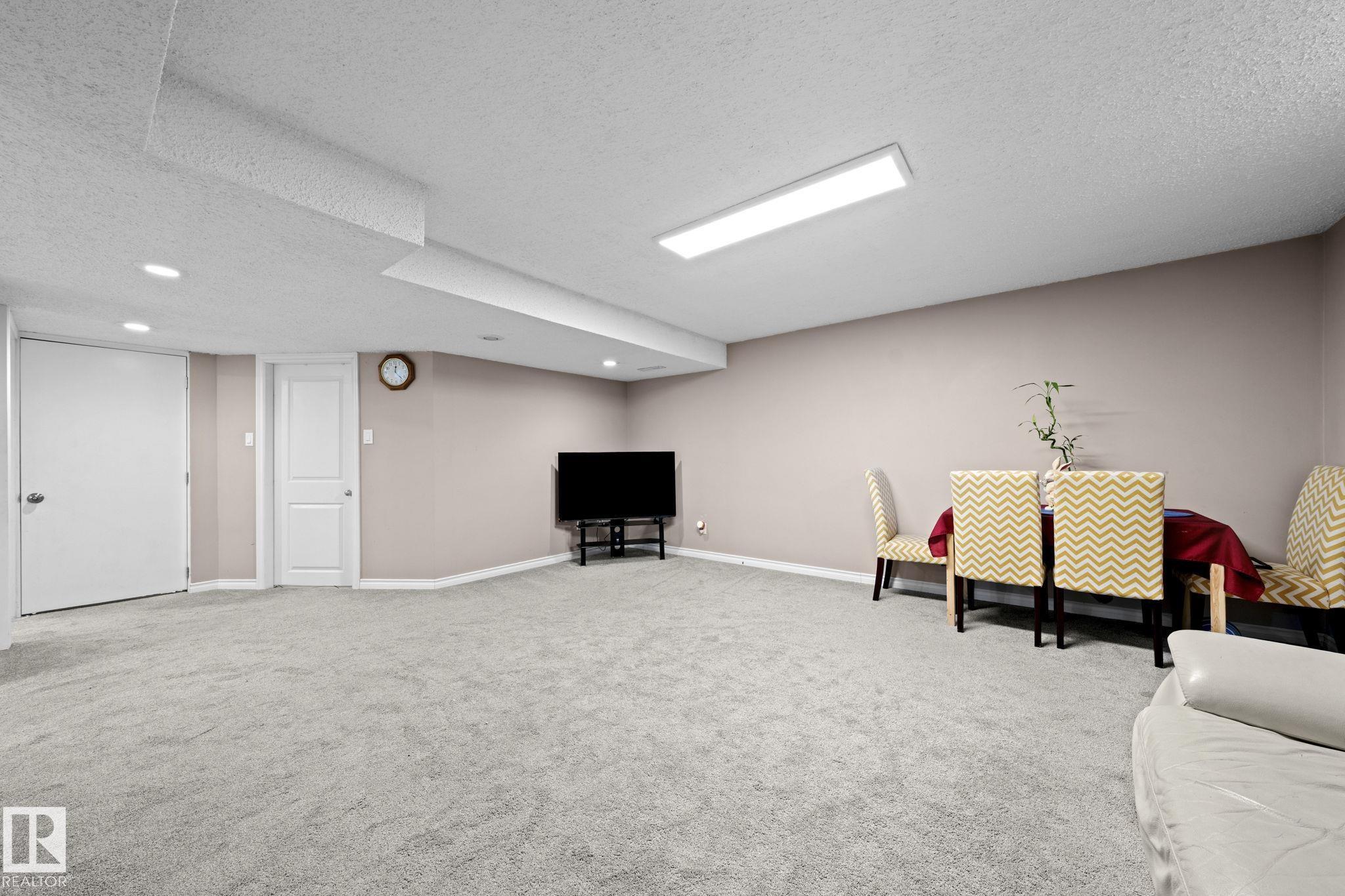 Photo 27 at 5418 17a Avenue NW, Meyokumin, Edmonton