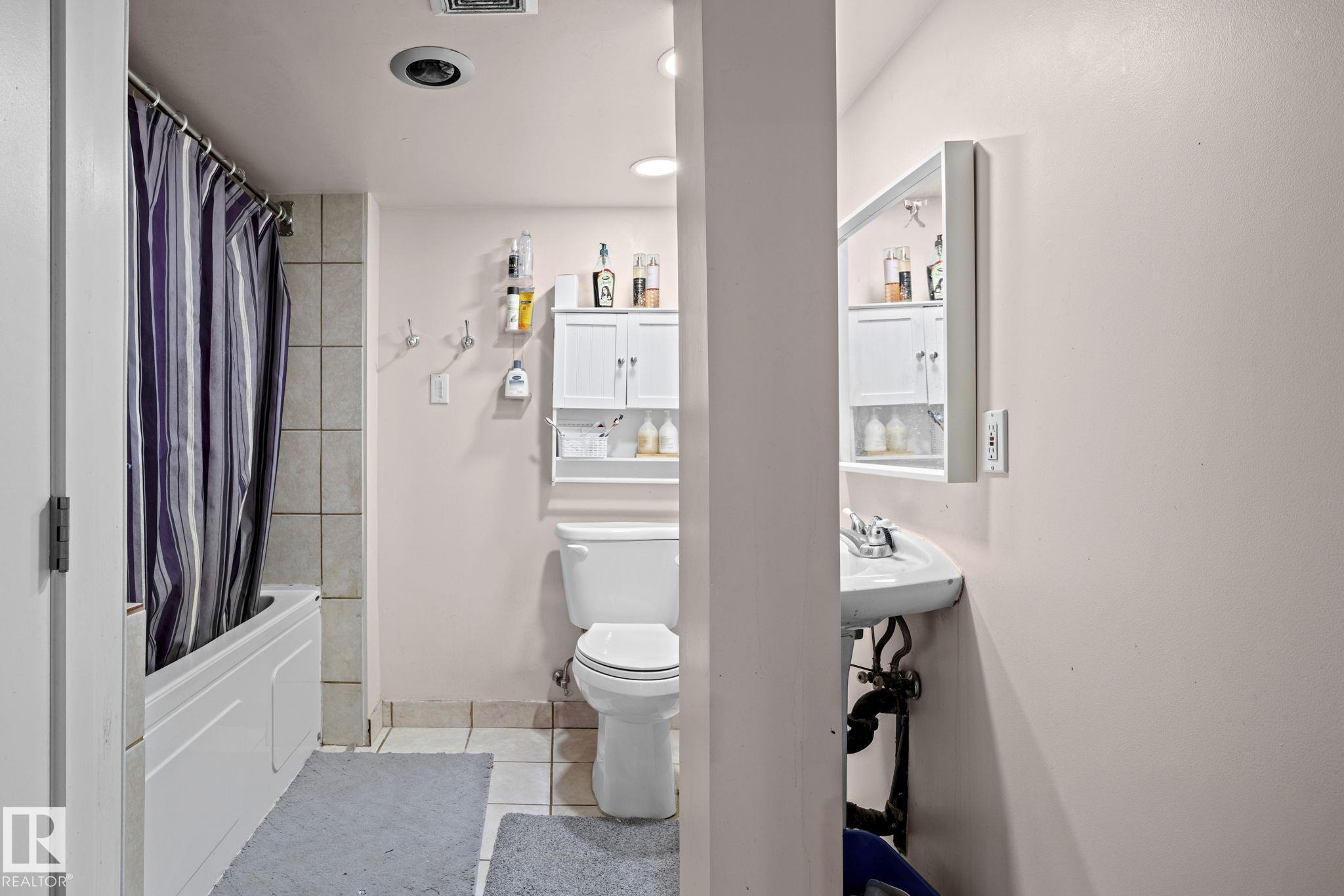 Photo 36 at 5418 17a Avenue NW, Meyokumin, Edmonton